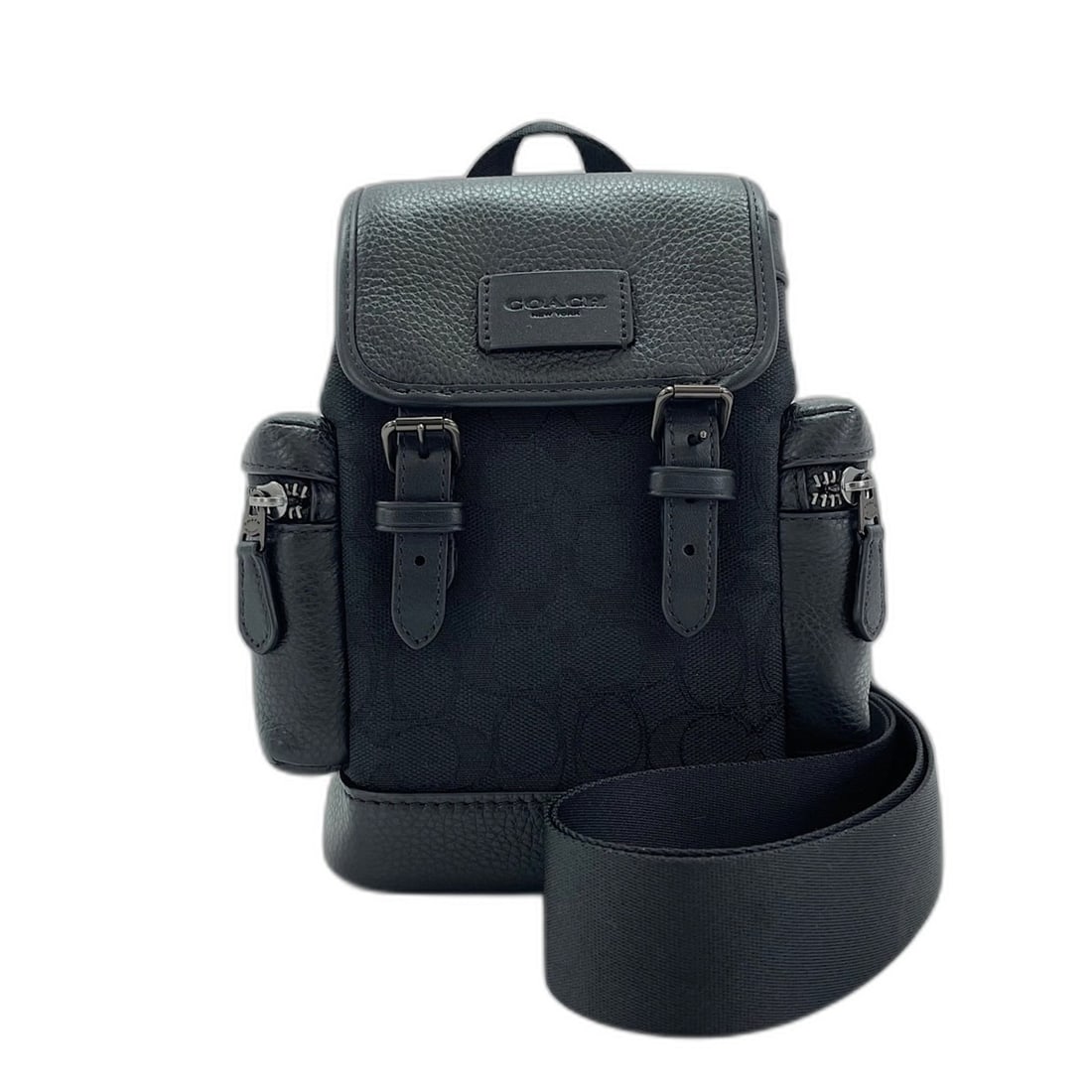 Coach Sprint Sling Pack Signature 2-Way Shoulder Bag, Black: --- Catalog ---Category: SizeSize (HxWxD): 20cm x 14cm x 7cm / 7.87'' x 5.51'' x 2.75''Category: DesignType: Shoulder bagColor: BlackGender: MenCategory: GeneralBrand: Coach--- Item List ---Section: C