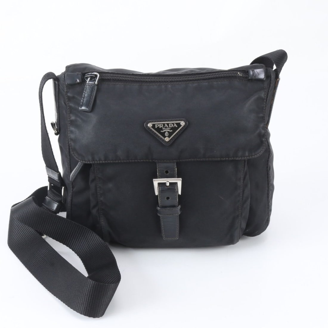 Prada Tessuto Nylon Triangle Logo Leather Shoulder Bag, Black, Women's: --- Catalog ---Category: SizeSize (HxWxD): 24cm x 24cm x 9cm / 9.44'' x 9.44'' x 3.54''Category: DesignType: Shoulder bagColor: BlackGender: WomenMaterial: Nylon , Leather Category: GeneralBrand: Prad