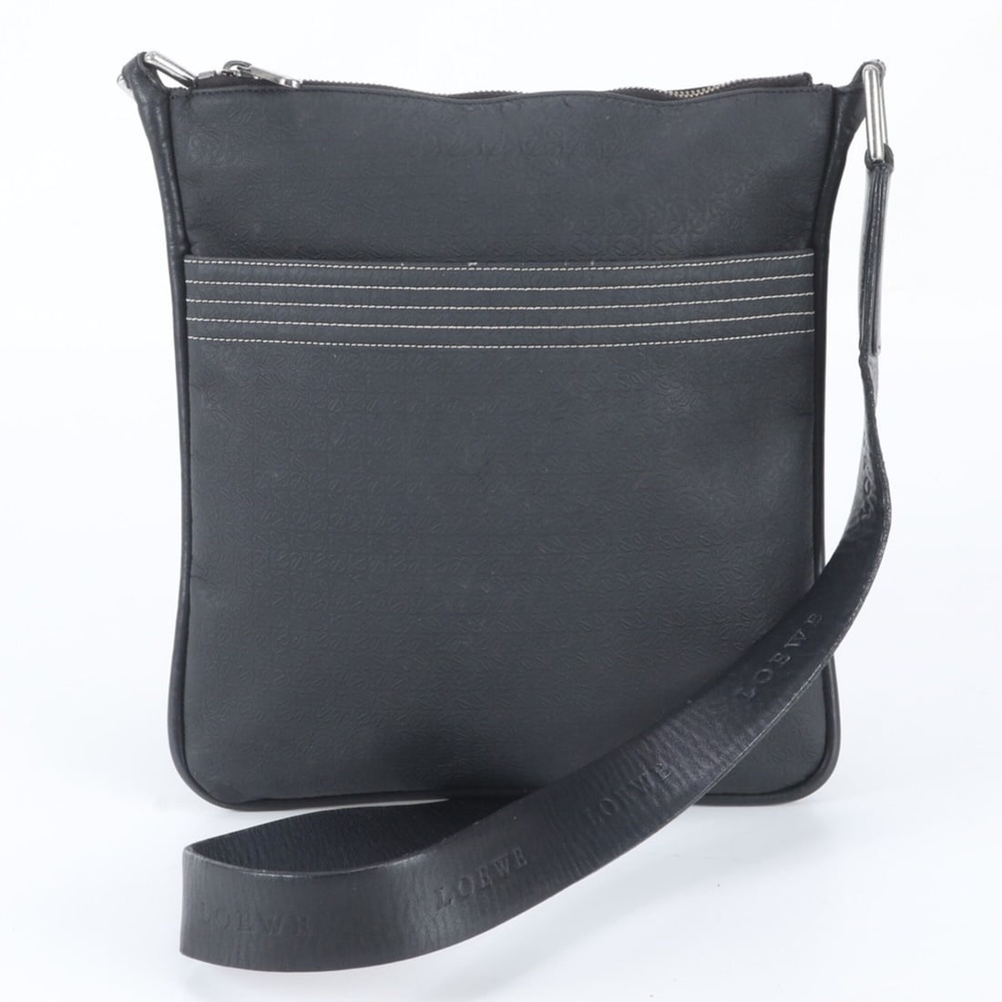 Loewe Anagram Repeat Leather Shoulder Bag Messenger Black Men's: --- Catalog ---Category: SizeSize (HxWxD): 29cm x 25cm x 1cm / 11.41'' x 9.84'' x 0.39''Category: DesignType: Messenger bag, Shoulder bagColor: BlackGender: MenMaterial: Leather , Coated canvas Catego