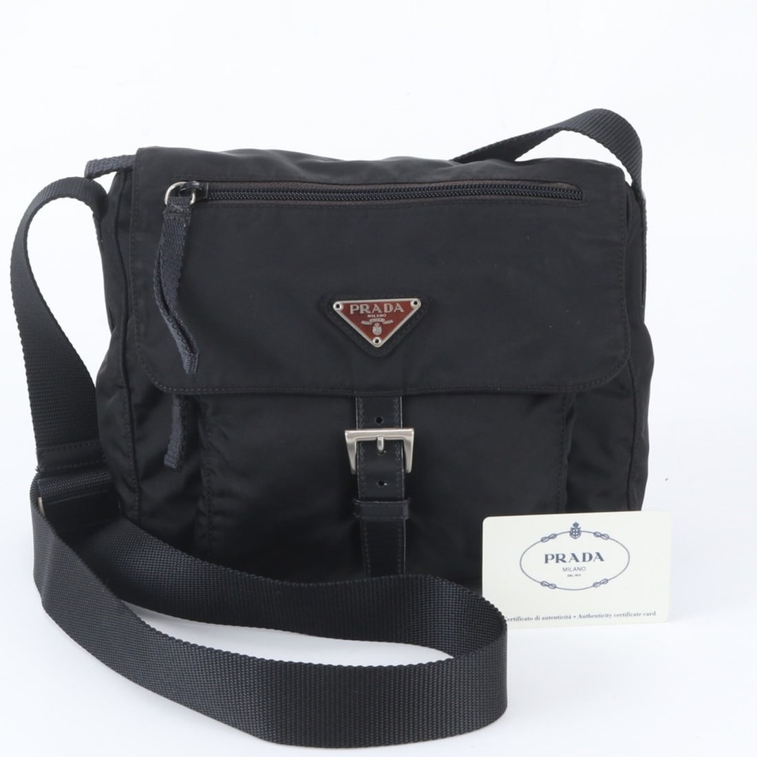 Prada Tessuto Nylon Shoulder Bag with Triangle Logo (B8994) - Men's Guarantee Card: --- Catalog ---Category: SizeSize (HxWxD): 18cm x 23cm x 9cm / 7.08'' x 9.05'' x 3.54''Category: DesignType: Shoulder bagColor: BlackGender: MenMaterial: Nylon , Leather Category: GeneralBrand: PradaC