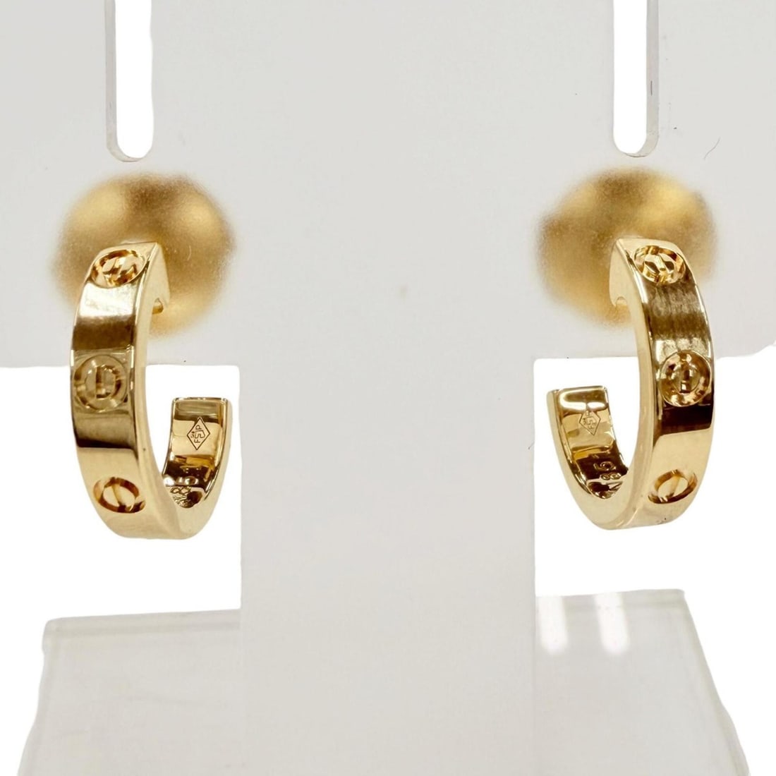 Cartier AXN851 LOVE Mini Love Hoop Earrings, Small Model, 750 (PG) Pink Gold, Weight 3.38g, Women's,: --- Catalog ---Category: SizeSize (HxWxD): 13.00mm x 3.00mm / 0.51'' x 0.12''Category: DesignType: Stud earringsColor: Pink goldGender: WomenMaterial: Pink gold (18K)Category: GeneralMPN: AXN851Brand: