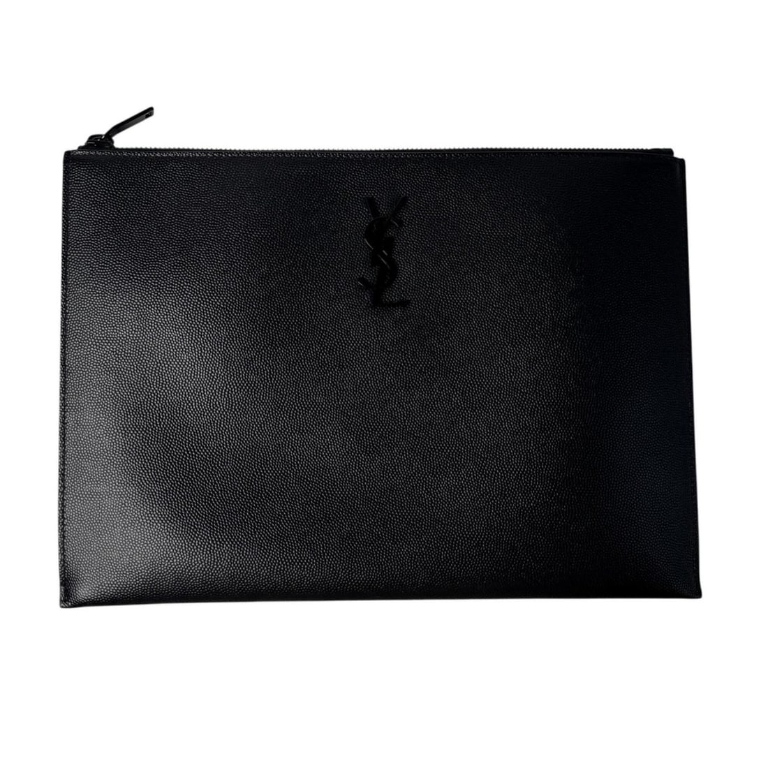 Yves Saint Laurent YSL Monogram Clutch Bag 453249 Black Men's: --- Catalog ---Category: SizeSize (HxWxD): 21cm x 29cm x 1.5cm / 8.26'' x 11.41'' x 0.59''Category: DesignType: Clutch bagColor: BlackGender: MenMaterial: Leather Category: GeneralBrand: Yves Saint La