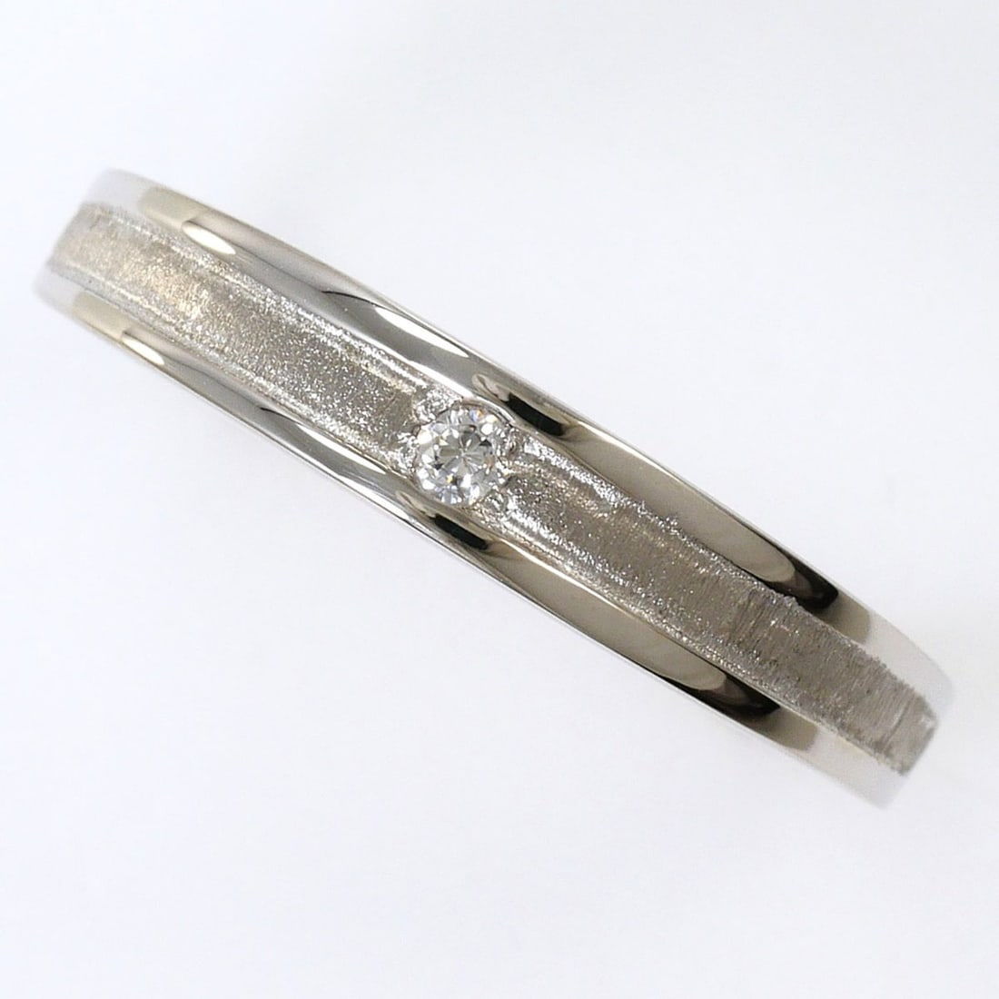 K14 14K WG White Gold Ring, 1 Zirconia Stone, Total Weight 1.6g, Jewelry: --- Catalog ---Category: SizeWidth: 3mm / 0.12''Weight: 1.6g / 0.05oz.JP Size: 11US Size: 6Category: DesignType: Band ringColor: White goldMetal: White GoldStone: Cubic zirconiaGender: WomenMaterial: 