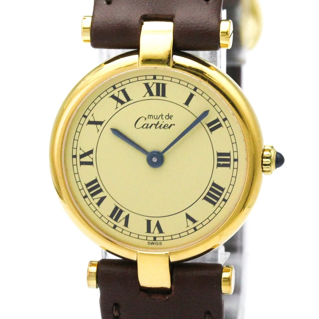 Cartier Must Quartz Gold Plated Women's Dress/Formal: --- Catalog ---Category: SizeCase Diameter: 24mm / 0.94''Category: DesignType: WristwatchStyle: Dress/FormalGender: WomenColor (Dial): IvoryMaterial (Band): LeatherMaterial (Case): Gold platedCategory