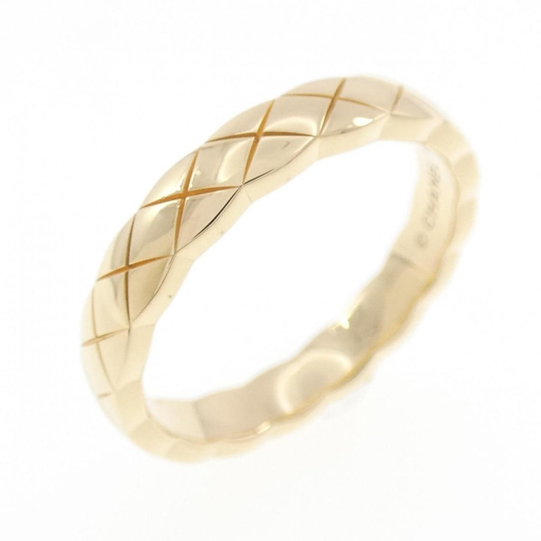 Chanel Coco Crush Mini Ring: --- Catalog ---Category: SizeUS Size: 5.5Brand Size: 50Category: DesignType: Band ringGender: WomenMaterial: Yellow gold (18K)Category: GeneralMPN: J11794Brand: Chanel--- Item List ---Section: Conditi