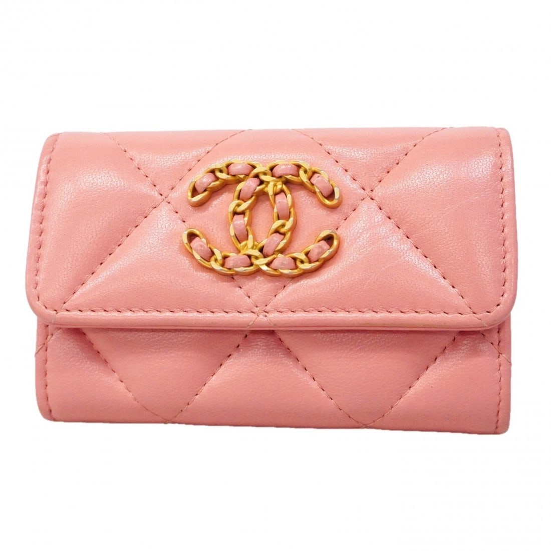 Chanel business card holder/card case, 19, lambskin, pink, women's, P3214095: --- Catalog ---Category: DesignType: Card caseColor: PinkGender: WomenMaterial: Leather Leather/Fur Type: LambskinCategory: GeneralBrand: ChanelCategory: Physical PropertiesSize (HxWxD): 7cm x 11.5cm 
