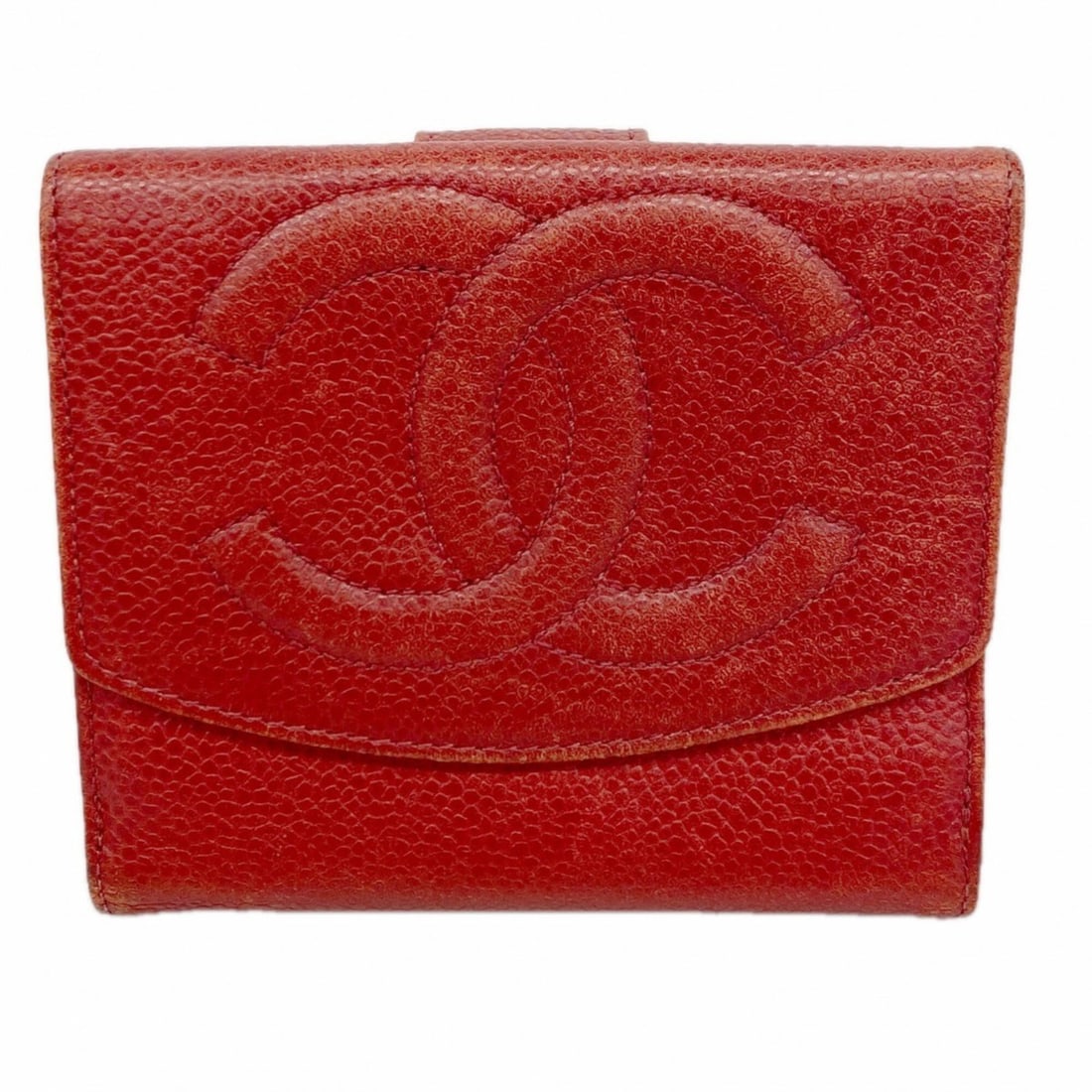 Chanel wallet, caviar leather, red, women's.: --- Catalog ---Category: SizeSize (HxWxD): 10.5cm x 11.5cm x 1.5cm / 4.13'' x 4.52'' x 0.59''Category: DesignType: Wallet (bi-fold)Color: Red colorGender: WomenMaterial: Grained Calfskin Category: Gen
