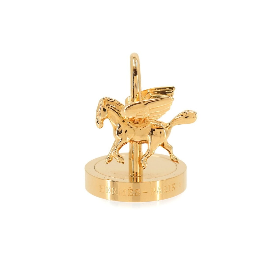 Hermes Cadena Charm ANNEE DE LA DANSE (2007) Pegasus Gold: --- Catalog ---Category: SizeSize (HxWxD): 3.3cm x 2.5cm x 2.5cm / 1.29'' x 0.98'' x 0.98''Category: DesignType: CadenaColor: GoldGender: Women,MenCategory: GeneralBrand: Hermes--- Item List ---Sectio