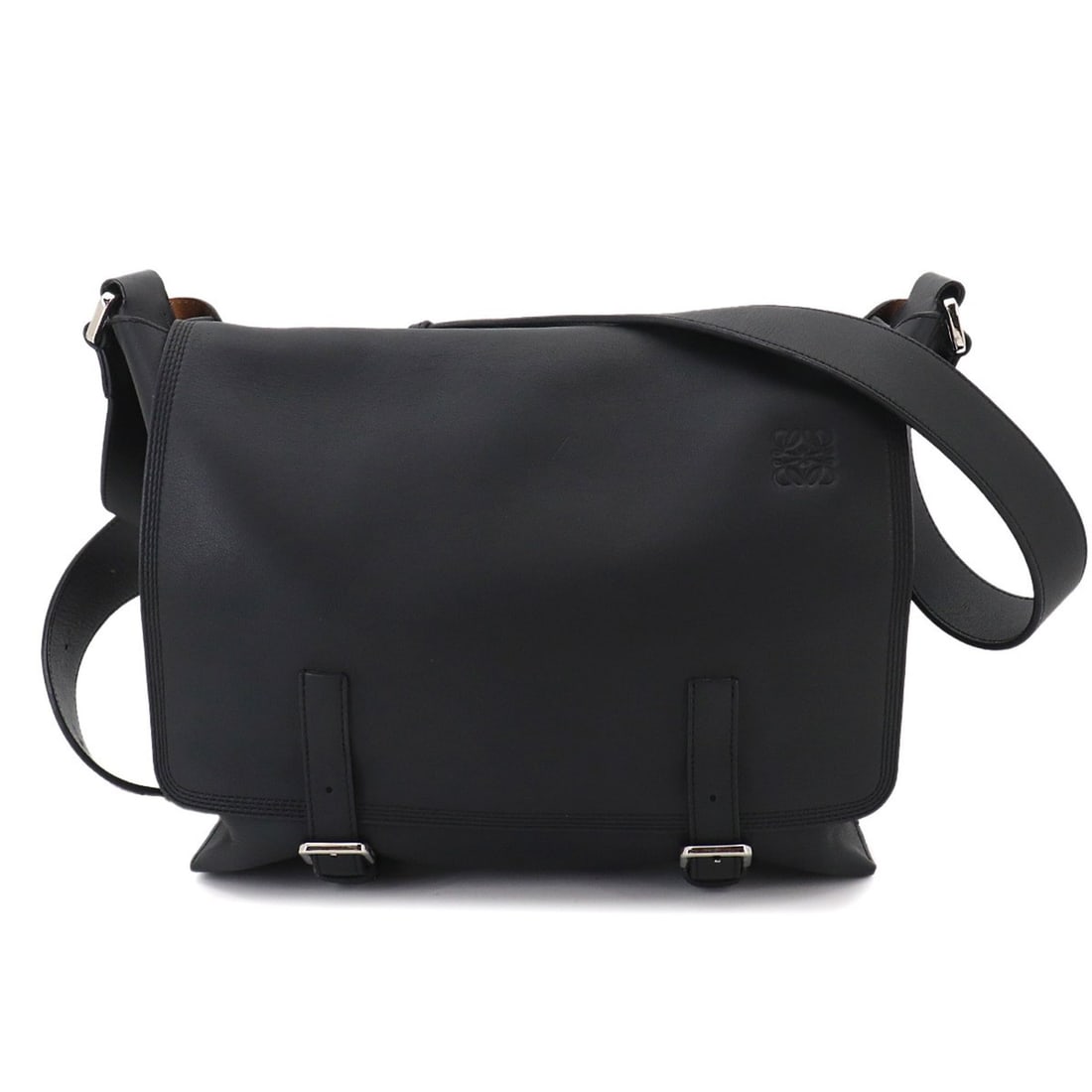 Loewe Military Shoulder Handbag, Leather, Black, Silver Hardware, 337 02 N64 Messenger Bag: --- Catalog ---Category: SizeSize (HxWxD): 24.5cm x 30cm x 16.5cm / 9.64'' x 11.81'' x 6.49''Category: DesignType: Handbag, Messenger bag, Shoulder bagColor: BlackGender: Men,WomenMaterial: Leather Ca