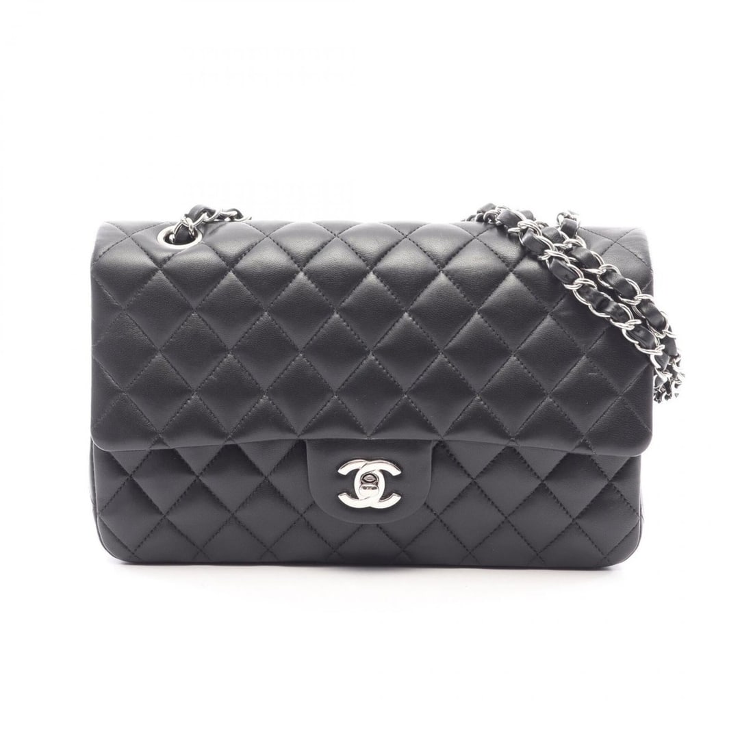 Chanel Matelassé Double Flap Shoulder Bag/Handbag, Lambskin Leather, Women's, Black (A01112): --- Catalog ---Category: SizeSize (HxWxD): 16cm x 25cm x 6.5cm / 6.29'' x 9.84'' x 2.55''Category: DesignType: Handbag, Shoulder bagColor: BlackGender: WomenMaterial: Leather Leather/Fur Type: Lambski