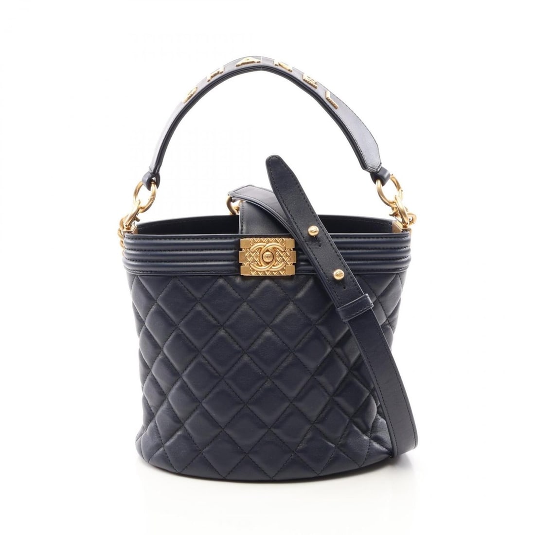 Chanel Boy 2-way Shoulder Bag/Handbag, Lambskin Leather, Women's, Navy: --- Catalog ---Category: SizeSize (HxWxD): 17cm x 20cm x 13cm / 6.69'' x 7.87'' x 5.11''Category: DesignType: Handbag, Shoulder bagColor: NavyGender: WomenMaterial: Leather Leather/Fur Type: LambskinC