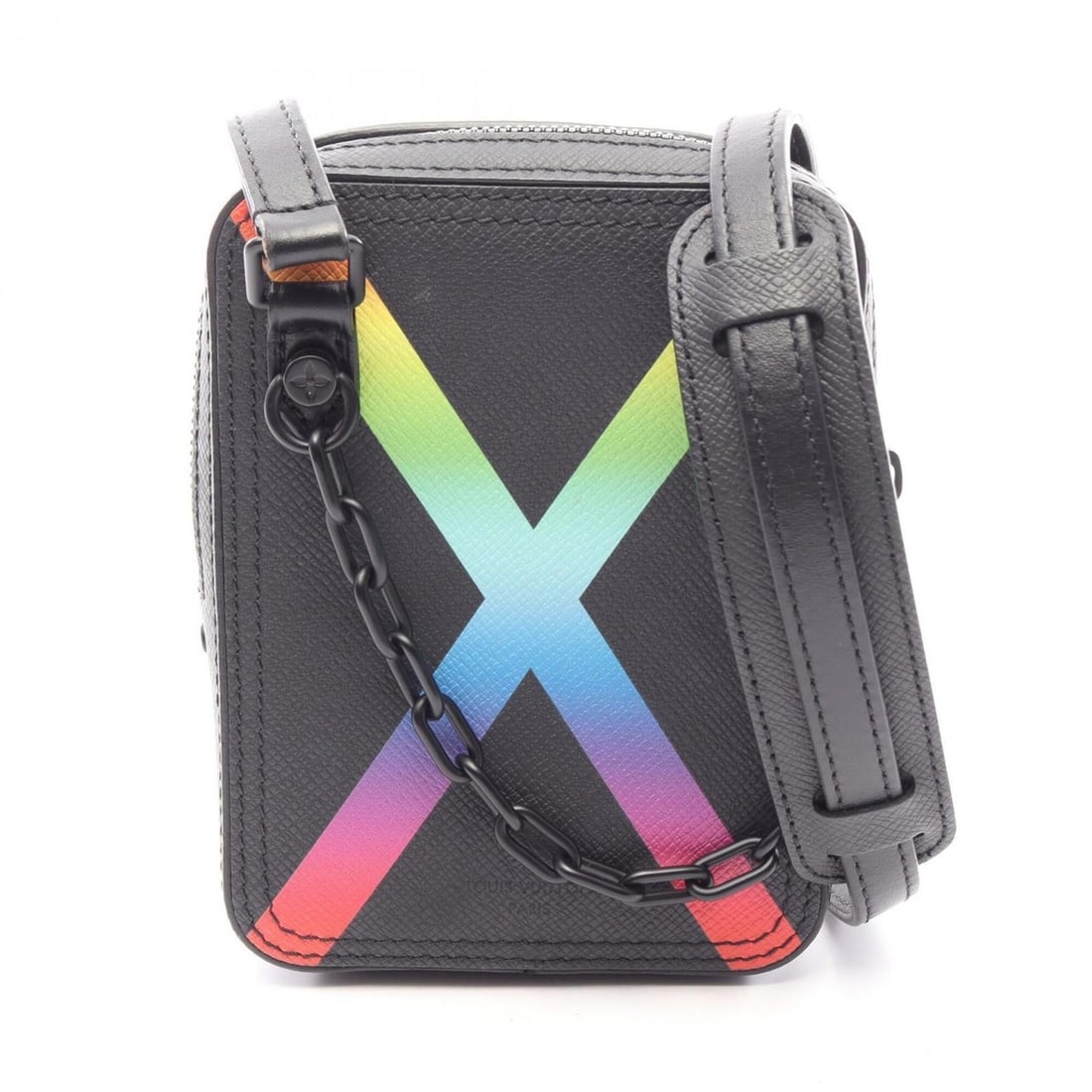 Louis Vuitton Danube Messenger Shoulder Bag Handbag Leather Taiga Men's Black M30332: --- Catalog ---Category: SizeSize (HxWxD): 16cm x 12cm x 4cm / 6.29'' x 4.72'' x 1.57''Category: DesignType: Handbag, Shoulder bagColor: Black, NoirGender: MenMaterial: Taiga leather , Leather Categor