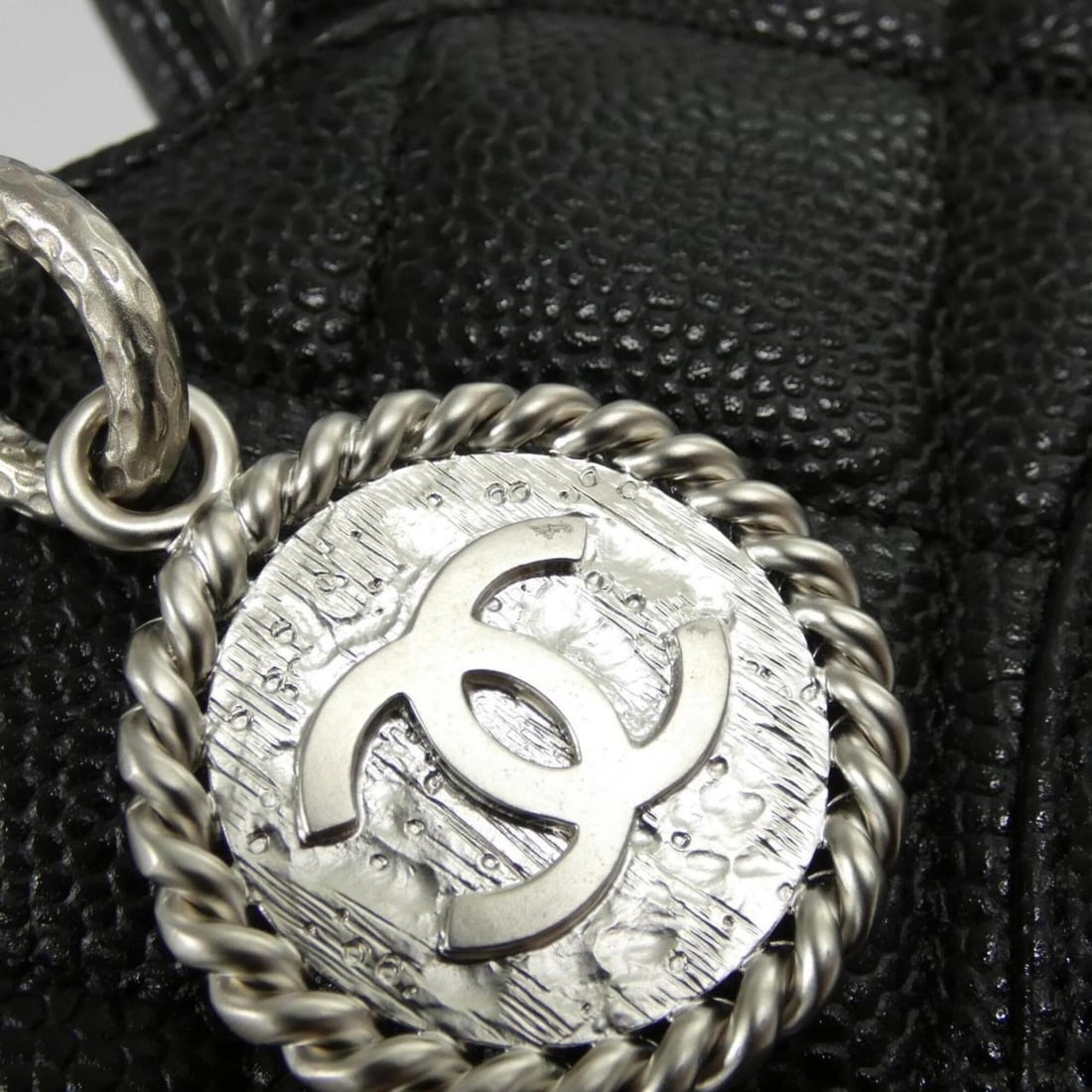 Chanel 1804 handbag - 4