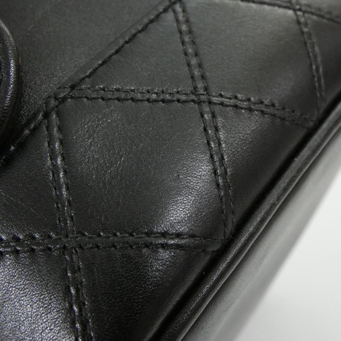 Chanel 01618 Handbag - 5