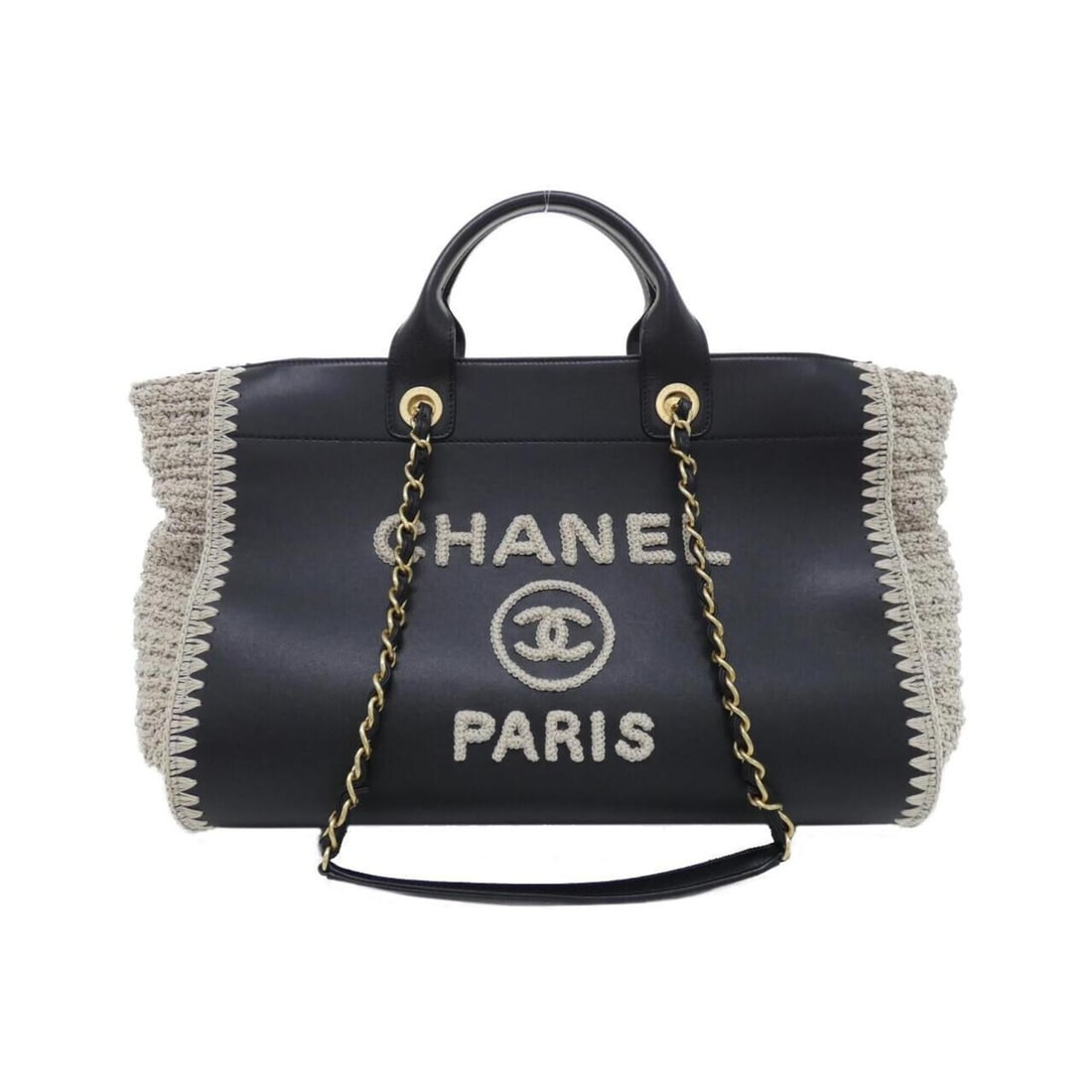 Chanel Deauville Line 66941 Handbag: --- Catalog ---Category: SizeSize (HxWxD): 29cm x 39cm x 21cm / 11.41'' x 15.35'' x 8.26''Category: DesignType: HandbagColor: Black, GrayGender: Men,WomenMaterial: Leather , Knit Hardware Color: