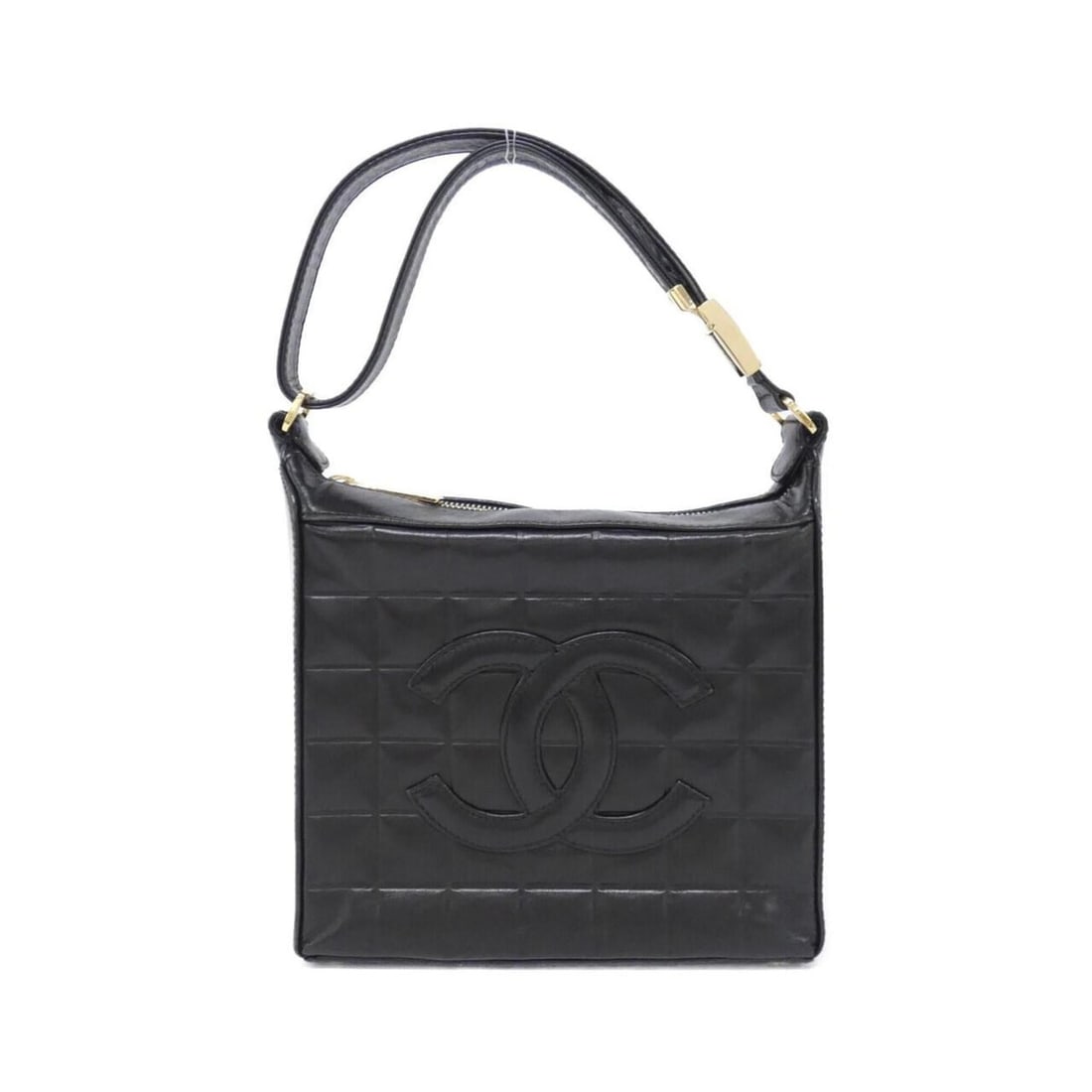 Chanel Chocolate Bar Line 17360 Shoulder Bag: --- Catalog ---Category: SizeSize (HxWxD): 17cm x 19cm x 7cm / 6.69'' x 7.48'' x 2.75''Category: DesignType: Shoulder bagColor: BlackGender: Men,WomenMaterial: Leather Hardware Color: GoldLeather/Fur