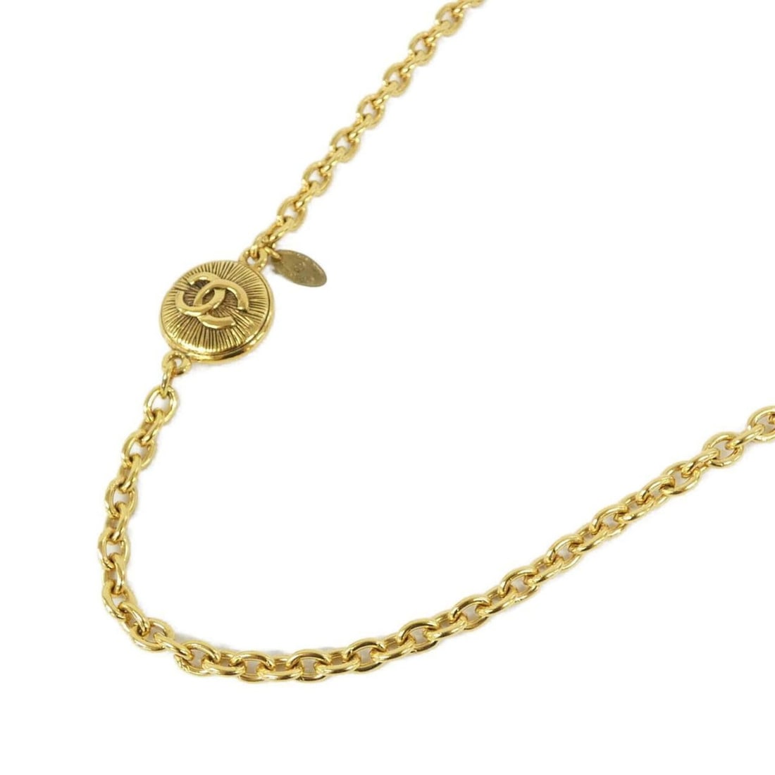 Chanel necklace: --- Catalog ---Category: SizePendant Size: 31mm x 22mm / 1.22'' x 0.86''Neck Circumference: 91 cm / 35.82''Category: DesignColor: GoldGender: WomenNecklace Type: NecklaceCategory: GeneralBrand: