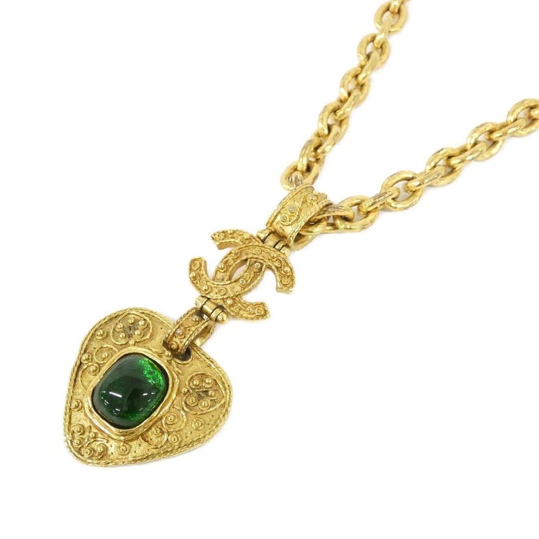 Chanel necklace: --- Catalog ---Category: SizePendant Size: 83mm x 39mm / 3.26'' x 1.53''Neck Circumference: 69 cm / 27.16''Category: DesignColor: Gold, GreenGender: WomenNecklace Type: NecklaceCategory: