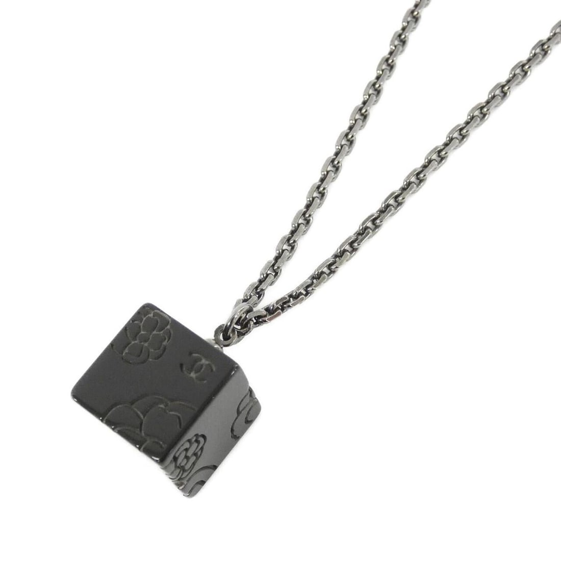 Chanel necklace: --- Catalog ---Category: SizePendant Size: 22mm x 14mm / 0.86'' x 0.55''Neck Circumference: 42 cm - 47 cm / 16.53'' - 18.5''Category: DesignColor: Black, SilverGender: Women,MenNecklace Type: Necklace
