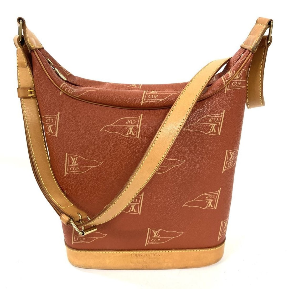 Louis Vuitton Le Touquet Shoulder Bag M80027 Brown LV Cup Limited Edition: --- Catalog ---Category: SizeSize (HxWxD): 33cm x 22cm x 10cm / 12.99'' x 8.66'' x 3.93''Category: DesignType: Shoulder bagColor: BrownGender: Women,MenMaterial: PVC Category: GeneralBrand: Louis