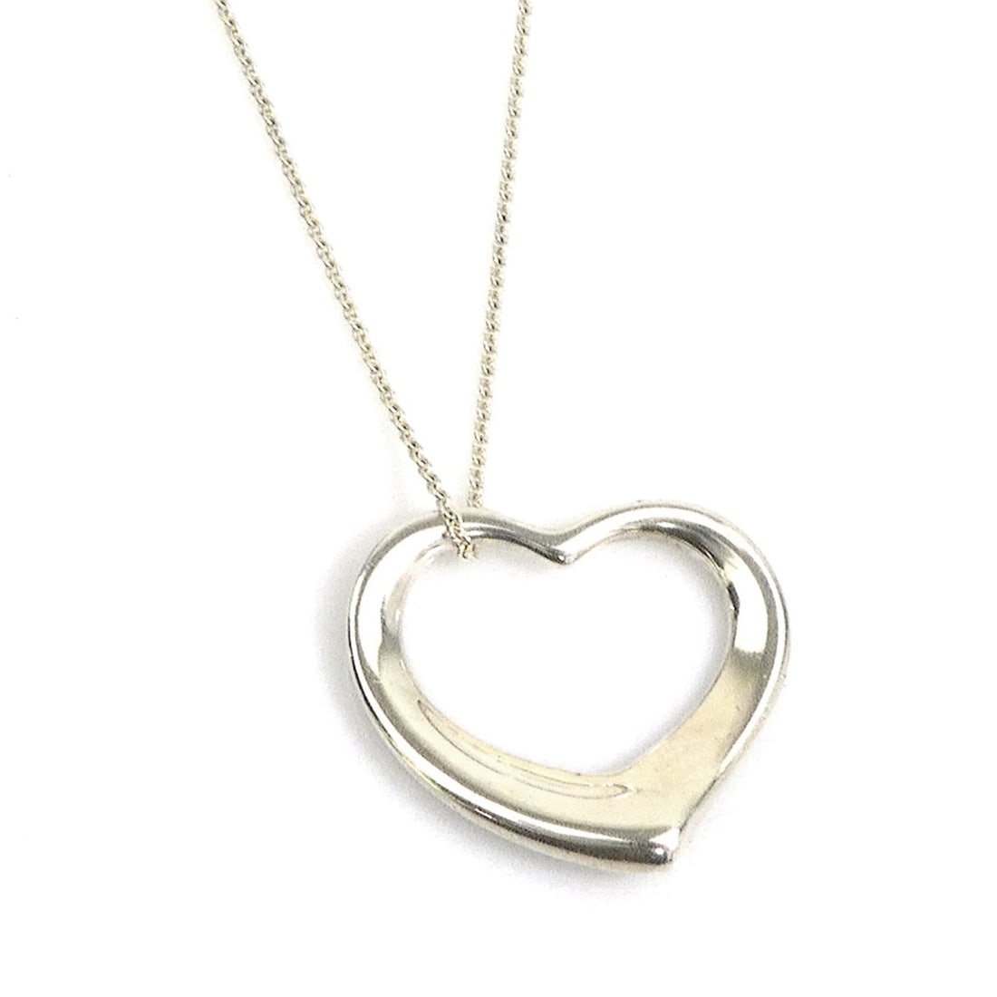 Tiffany & Co. Open Heart Large Necklace, Sterling Silver 925, Women's (r11315r): --- Catalog ---Category: SizePendant Size: 30mm x 36mm / 1.18'' x 1.41''Neck Circumference: 76 cm / 29.92''Category: DesignColor: SilverGender: WomenMaterial: Silver 925Necklace Type: NecklaceCategory