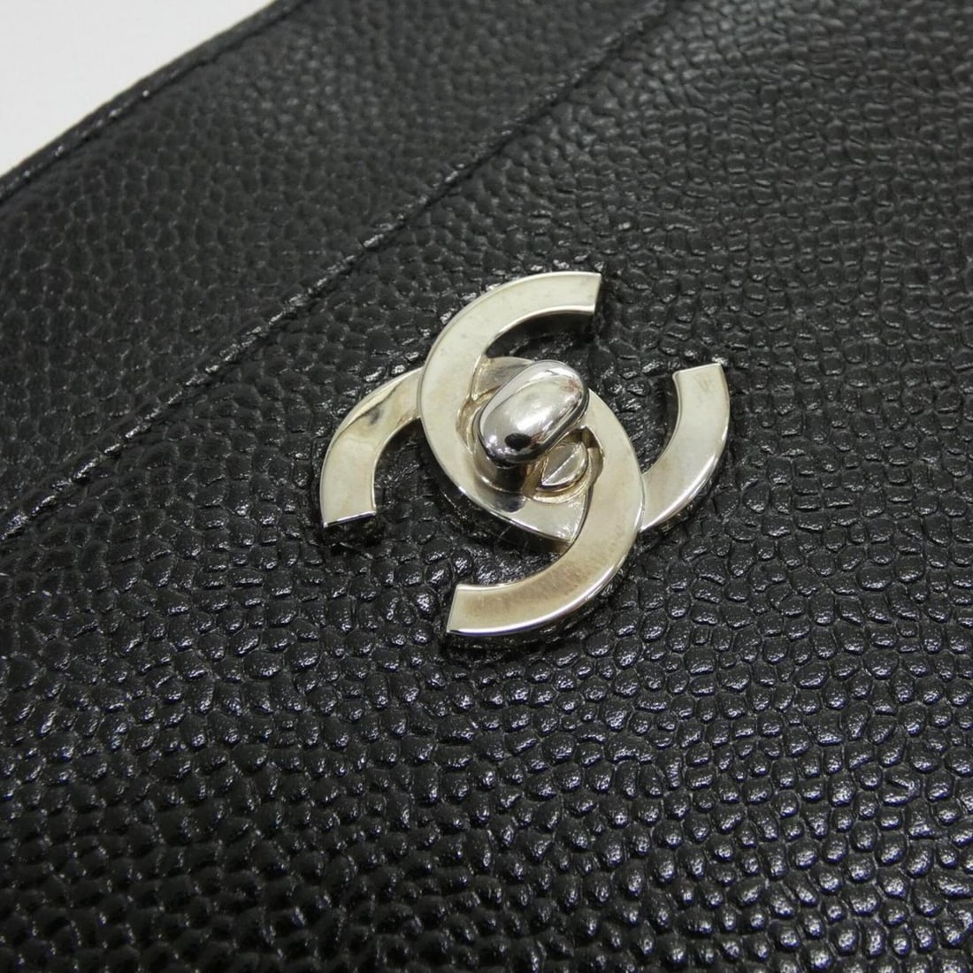 Chanel shoulder bag - 4
