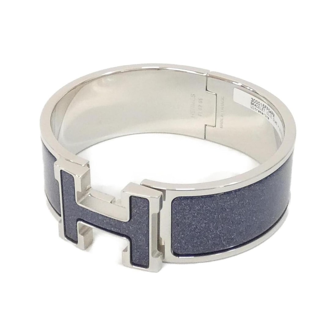 Hermes Clic Clac H Glitter PM 300015FP Bracelet: --- Catalog ---Category: SizeLength: 16.5cm / 6.49''Category: DesignType: Charm braceletColor: Ultra marineGender: Women,MenMaterial: PalladiumCategory: GeneralMPN: 300015FPBrand: Hermes--- Item List 