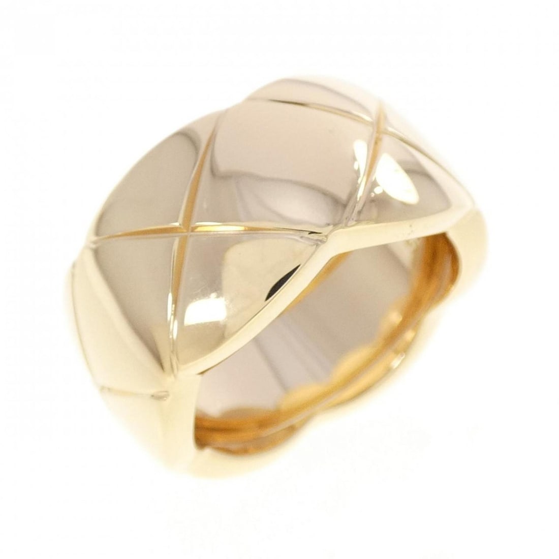 Chanel Coco Crush Large Ring: --- Catalog ---Category: SizeUS Size: 7Brand Size: 54Category: DesignType: Band ringColor: Yellow goldGender: WomenMaterial: Yellow gold (18K)Category: GeneralBrand: Chanel--- Item List ---Section: Co