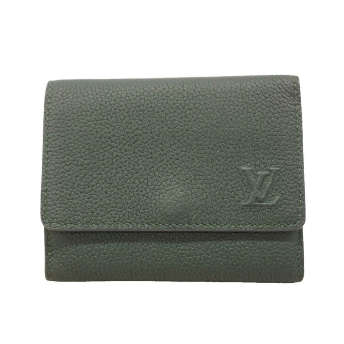 Louis Vuitton Tri-fold Wallet Aerogram Victor M25958 Forest Green Men's: --- Catalog ---Category: SizeSize (HxWxD): 9cm x 11cm x 1.5cm / 3.54'' x 4.33'' x 0.59''Category: DesignType: Wallet (tri-fold)Color: GreenGender: MenCategory: GeneralMPN: M25958Brand: Louis Vuitton--