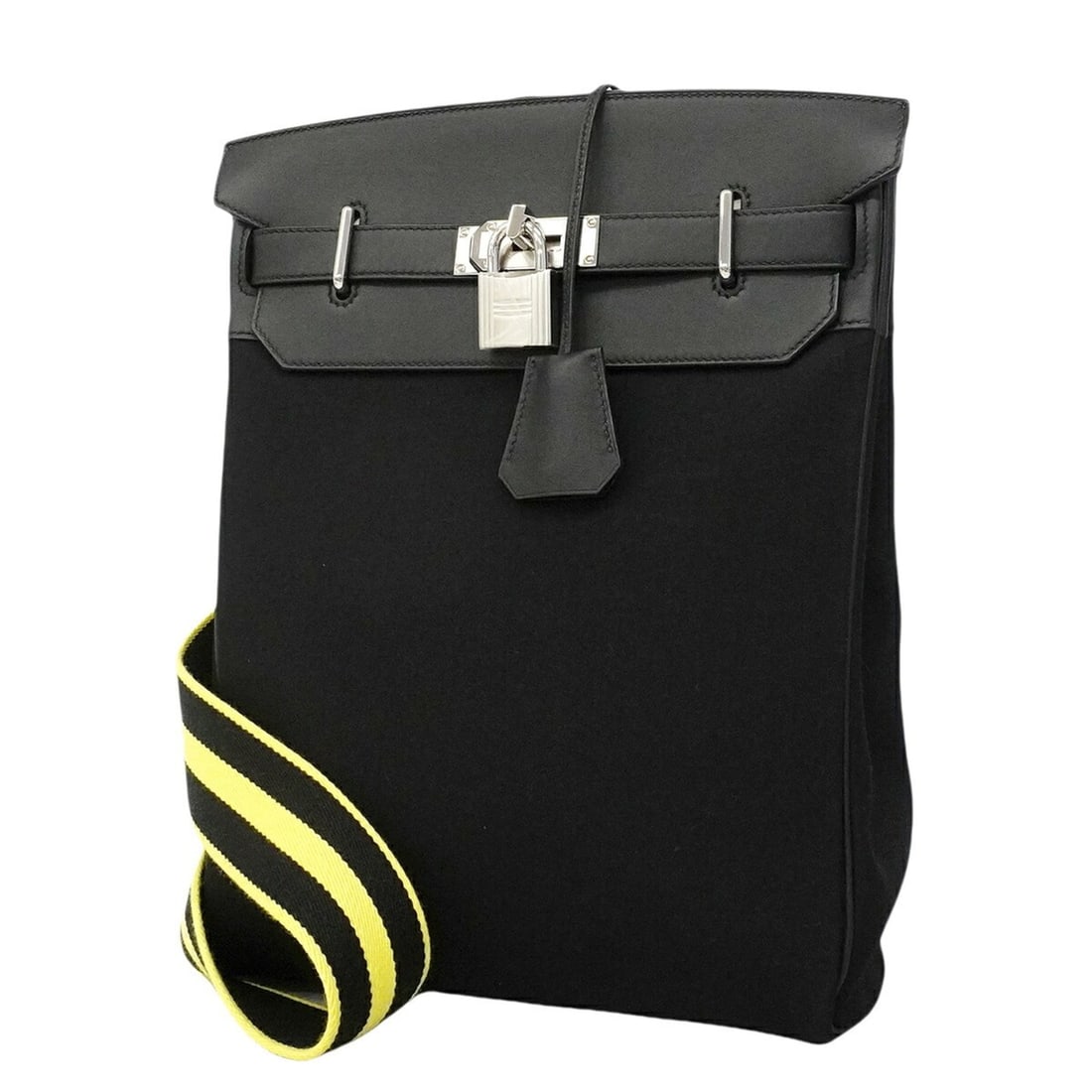 Hermes shoulder bag, Accad PM, Toile Officier Swift leather, black, W stamp, men's.: --- Catalog ---Category: SizeSize (HxWxD): 37cm x 25.5cm x 10cm / 14.56'' x 10.03'' x 3.93''Category: DesignType: Shoulder bagColor: BlackGender: MenMaterial: Toile officier , Swift leather Hardware C