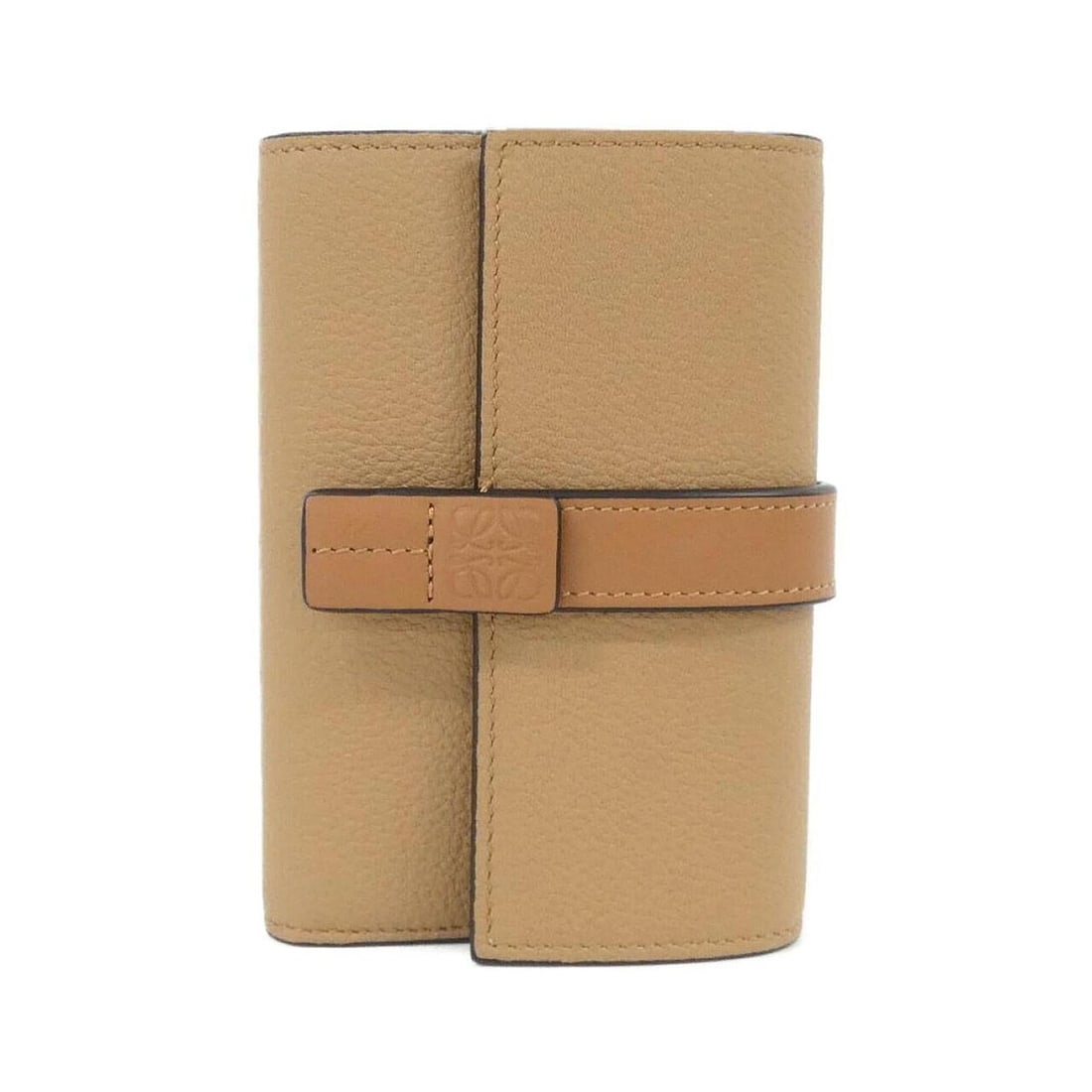 Loewe C660S86X04 Wallet: --- Catalog ---Category: SizeSize (HxWxD): 12cm x 8cm x 2cm / 4.72'' x 3.14'' x 0.78''Category: DesignType: Wallet (tri-fold)Gender: WomenMaterial: Leather Leather/Fur Type: CalfskinCategory: