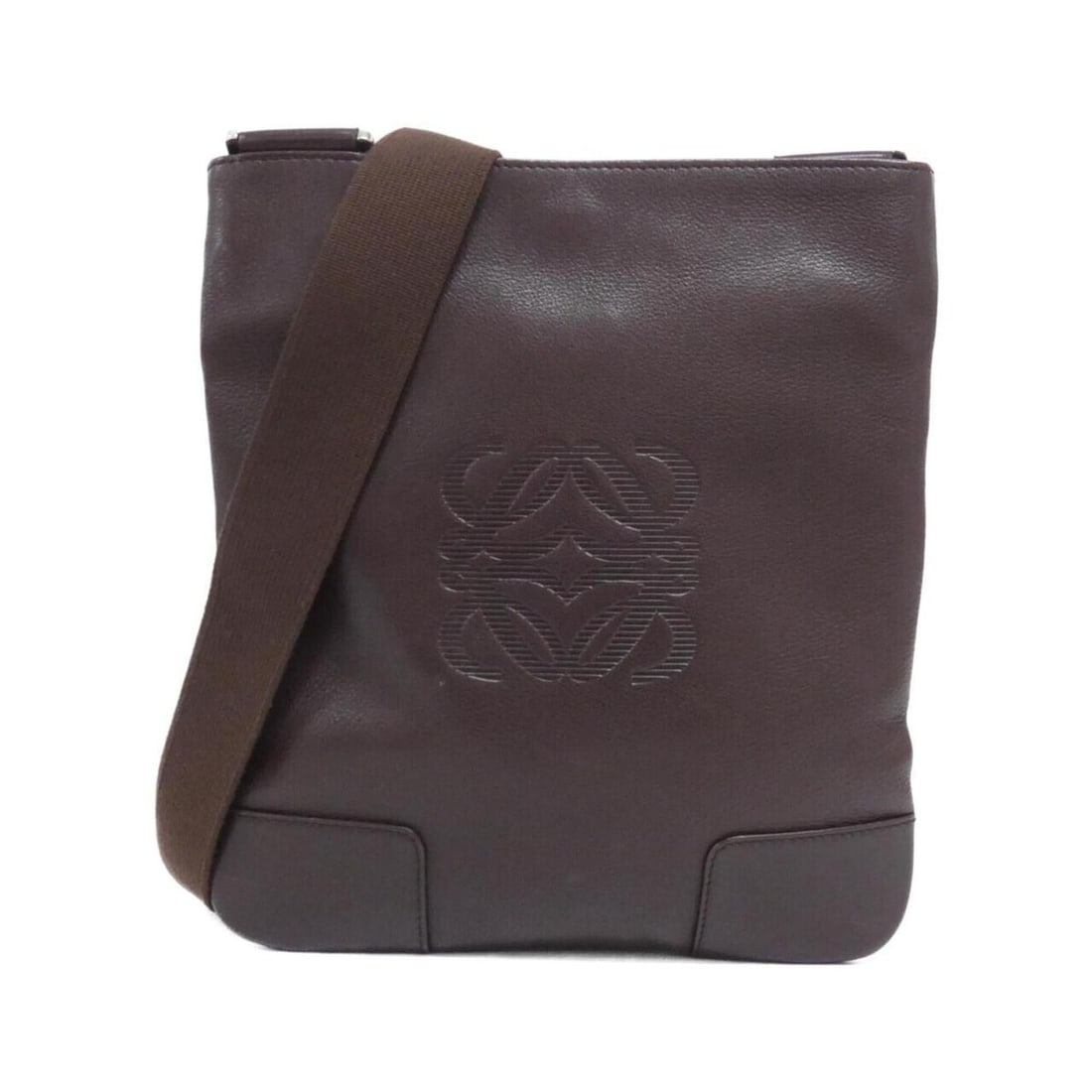 Loewe 311 62 012 Shoulder Bag: --- Catalog ---Category: SizeWeight: 350g / 12.34oz.Size (HxWxD): 28cm x 23cm x 2cm / 11.02'' x 9.05'' x 0.78''Strap Length: 124cm / 48.81''Category: DesignType: Shoulder bagColor: BrownGender: