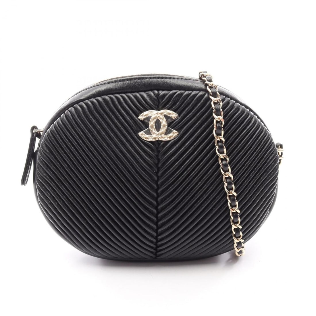 Chanel Oval Pleated Shoulder Bag/Handbag, Lambskin Leather, Women's, Black: --- Catalog ---Category: SizeSize (HxWxD): 15cm x 18cm x 3cm / 5.9'' x 7.08'' x 1.18''Category: DesignType: Handbag, Shoulder bagColor: BlackGender: WomenMaterial: Leather Leather/Fur Type: LambskinCa
