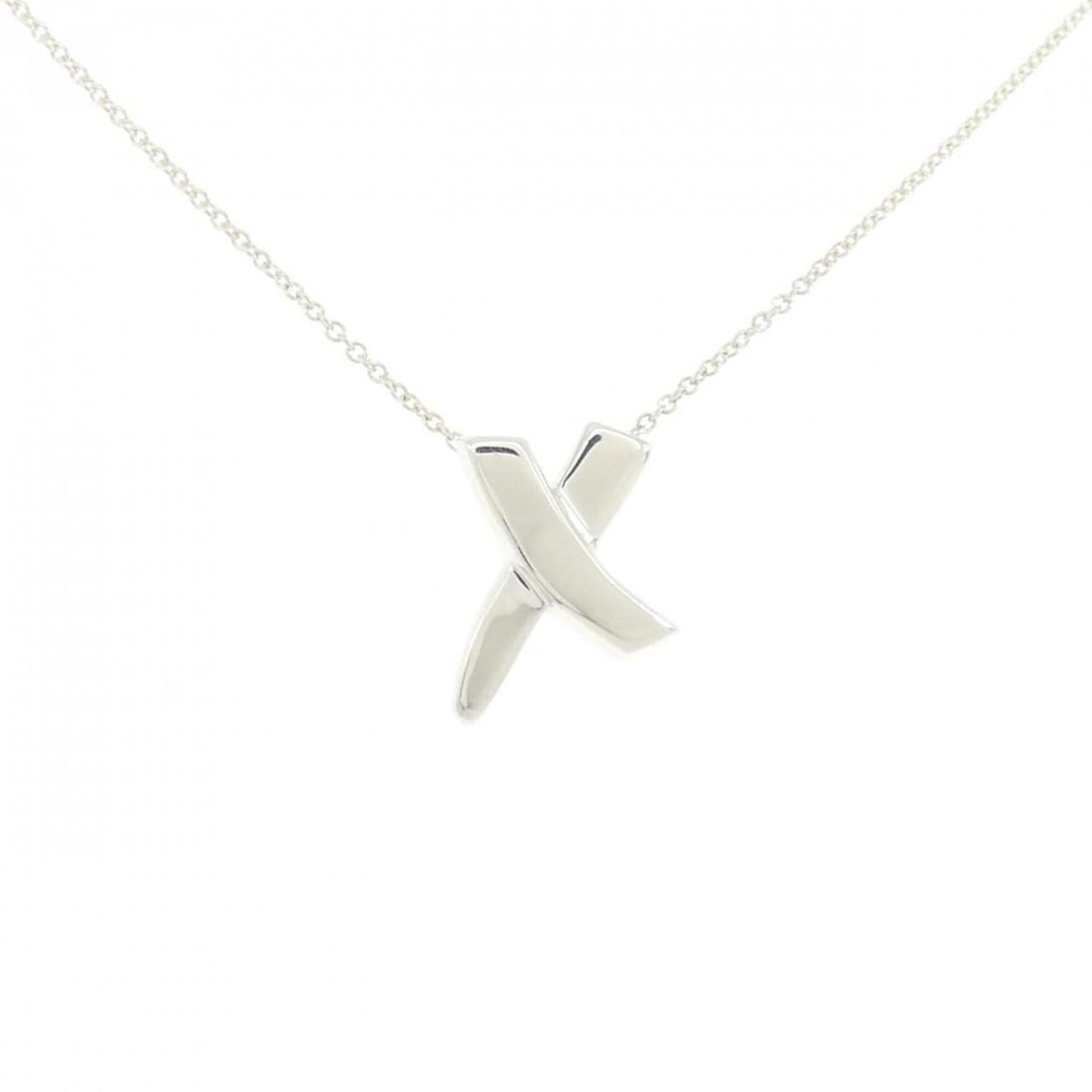 Tiffany Kiss Necklace: --- Catalog ---Category: SizePendant Size: 14.3mm x 12.3mm / 0.56'' x 0.48''Neck Circumference: 42 cm / 16.53''Category: DesignGender: WomenMaterial: Silver 925Pendant Type: PendantNecklace Type: