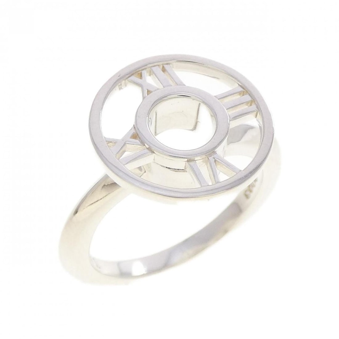 Tiffany & Co. Atlas Open Medallion Ring: --- Catalog ---Category: SizeJP Size: 8.5US Size: 4.5Category: DesignType: Band ringGender: WomenMaterial: Silver 925Category: GeneralBrand: Tiffany--- Item List ---Section: ConditionRanking: Rank SA