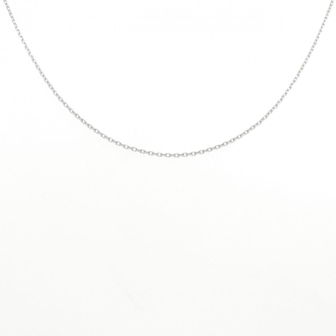Van Cleef & Arpels Forza Chain Necklace: --- Catalog ---Category: SizeNeck Circumference: 43 cm - 47 cm / 16.92'' - 18.5''Category: DesignGender: WomenMaterial: White gold (18K)Necklace Type: NecklaceCategory: GeneralMPN: VCARO26L00Brand: Va