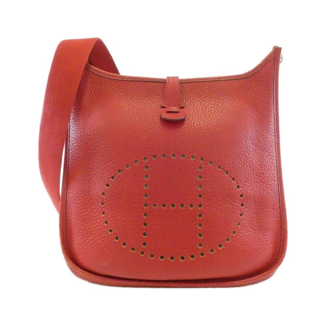 Hermes Evelyne PM 038084CK Shoulder Bag: --- Catalog ---Category: SizeSize (HxWxD): 29cm x 28cm x 8cm / 11.41'' x 11.02'' x 3.14''Category: DesignType: Shoulder bagColor: Red colorGender: WomenMaterial: Taurillon clemence leather Hardware Co