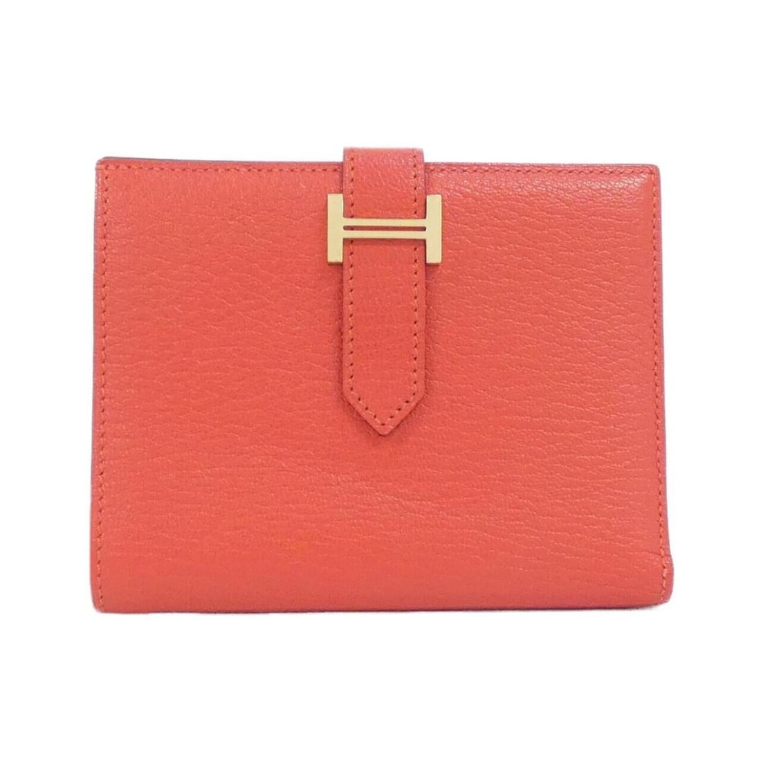 Hermes Bearn Compact 039789CP Wallet: --- Catalog ---Category: SizeSize (HxWxD): 9.5cm x 12cm x 1.5cm / 3.74'' x 4.72'' x 0.59''Category: DesignType: Wallet (bi-fold)Color: Red colorGender: WomenMaterial: Chevre leather Category: