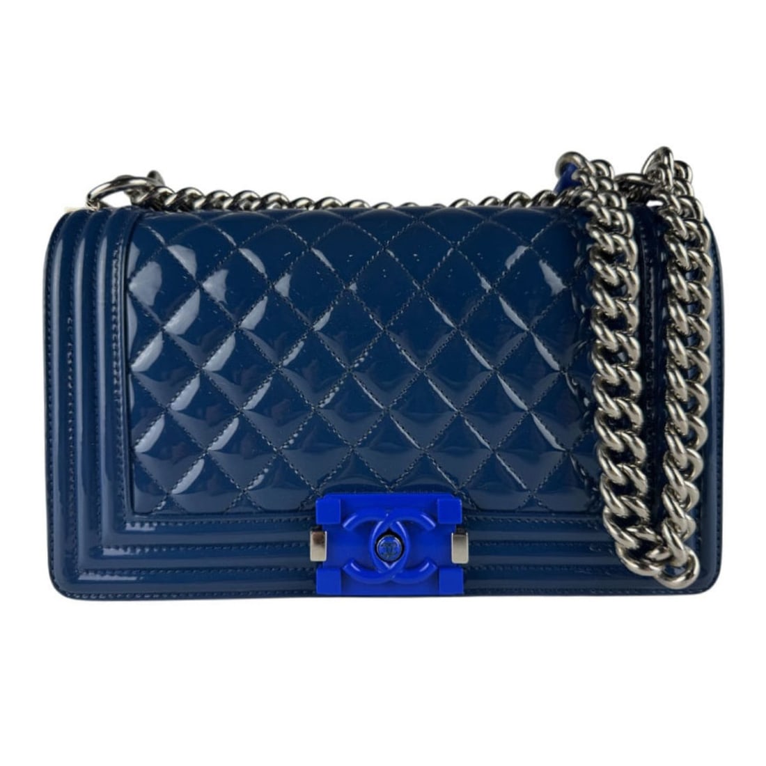 Chanel Boy Shoulder Bag, Patent Leather, Navy, Women's, z10485: --- Catalog ---Category: SizeSize (HxWxD): 15cm x 25cm x 7cm / 5.9'' x 9.84'' x 2.75''Category: DesignType: Shoulder bagColor: NavyGender: WomenMaterial: Patent leather Category: GeneralBrand: