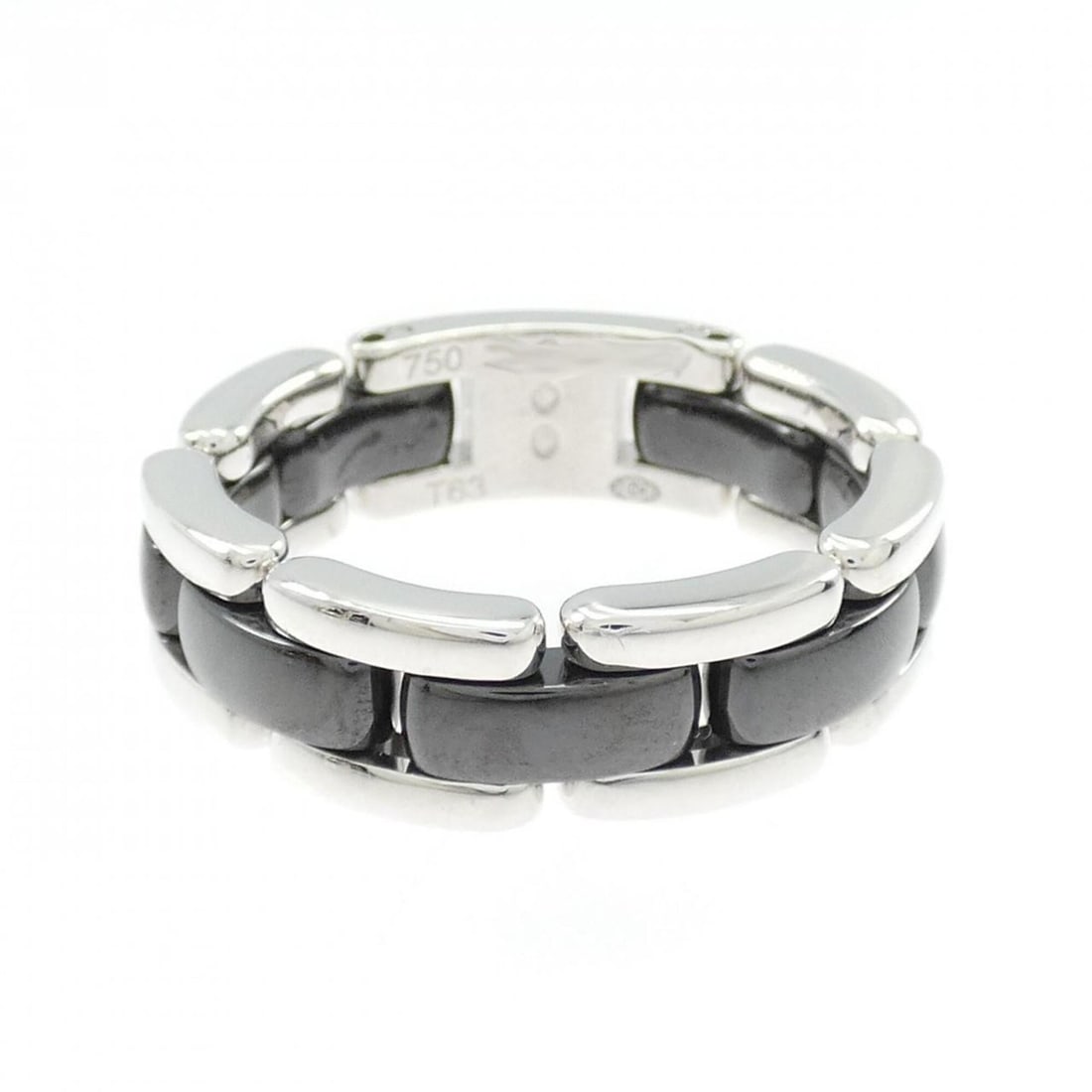Chanel Ultra Collection Medium Ring: --- Catalog ---Category: SizeUS Size: 11Brand Size: 63Category: DesignType: Band ringColor: White goldGender: Women,MenMaterial: Ceramic, White gold (18K)Category: GeneralMPN: J2636Brand: Chanel---