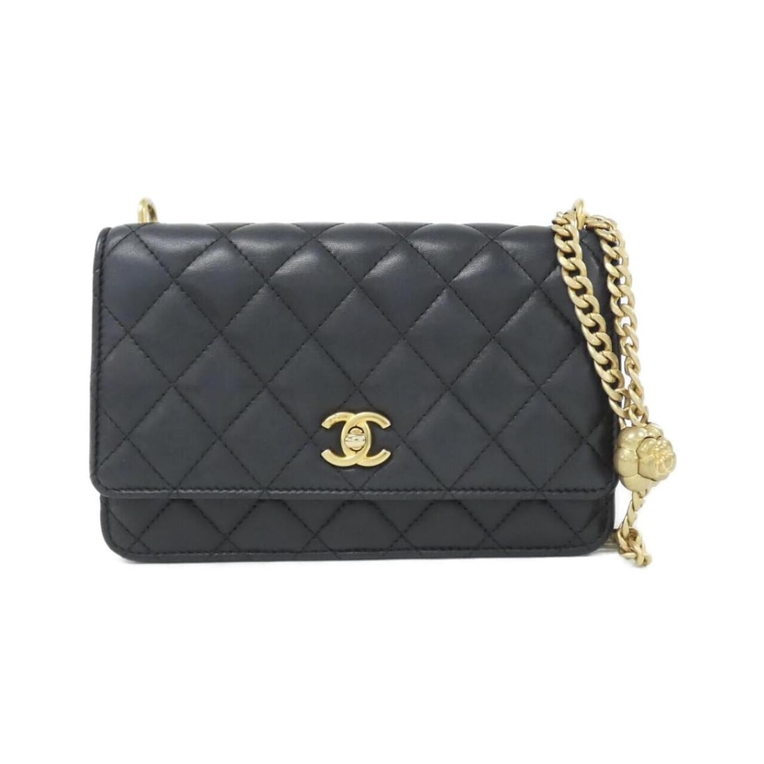 Chanel AP3297 Wallet Chain: --- Catalog ---Category: SizeSize (HxWxD): 12cm x 19cm x 4cm / 4.72'' x 7.48'' x 1.57''Category: DesignType: Chain/Shoulder walletColor: BlackGender: WomenMaterial: Leather Leather/Fur Type: LambskinC