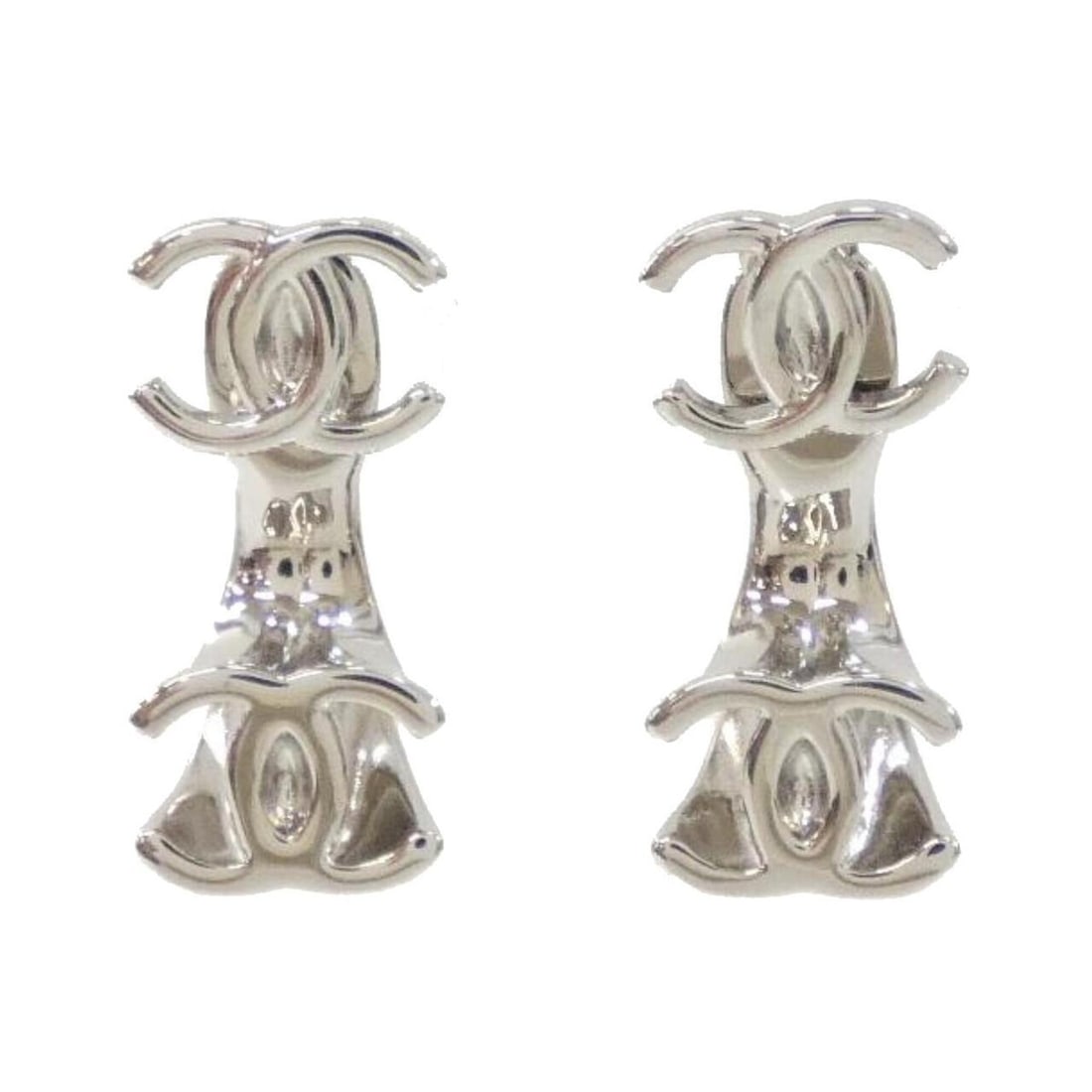 Chanel ABH472 Earrings: --- Catalog ---Category: SizeSize (HxWxD): 25.00mm x 12.00mm / 0.98'' x 0.47''Category: DesignType: Stud earringsColor: SilverGender: WomenCategory: GeneralMPN: ABH472Brand: Chanel--- Item List ---Sec