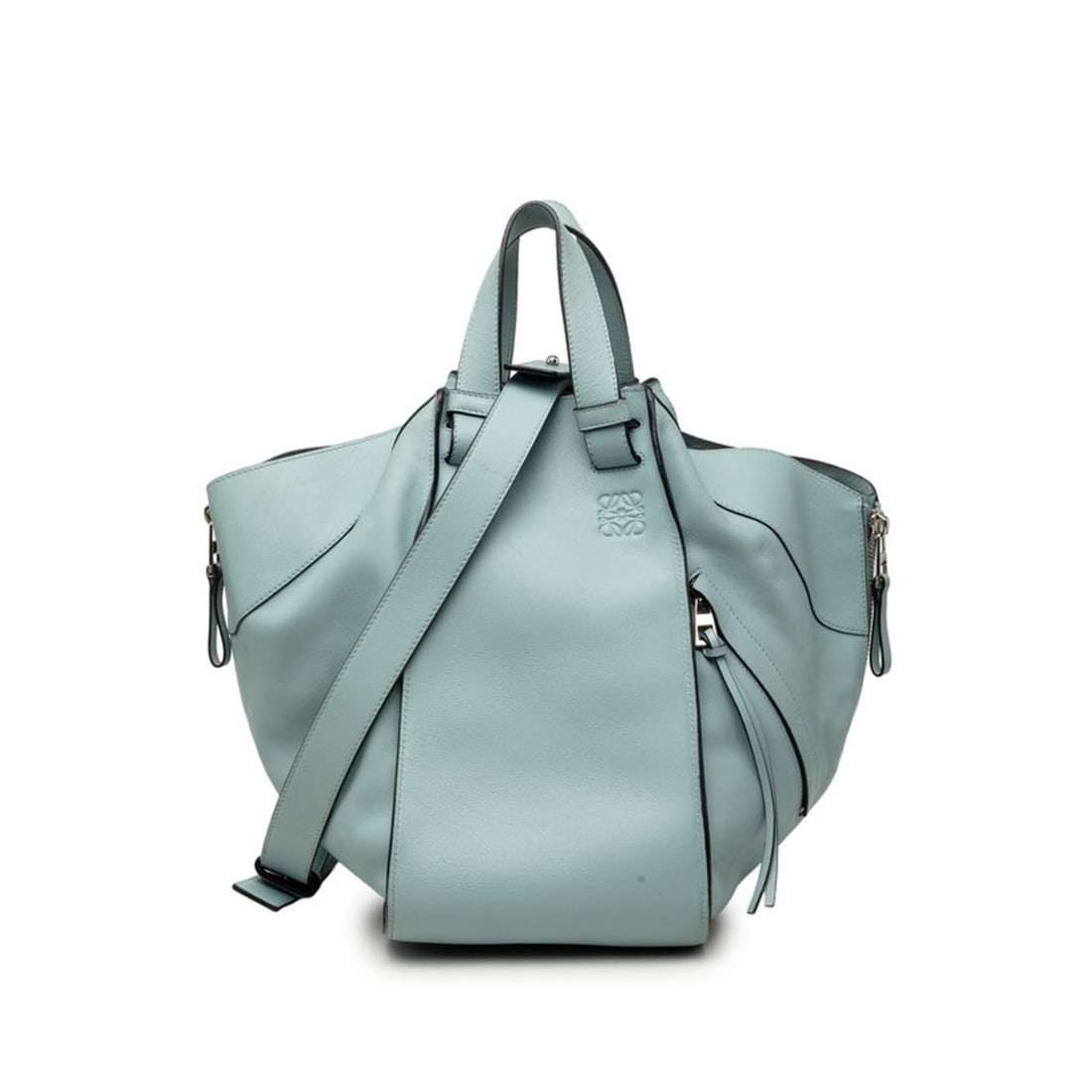 Loewe Anagram Hammock Medium Handbag Shoulder Bag 2-Way Blue Leather Women's LOEWE: --- Catalog ---Category: SizeSize (HxWxD): 31cm x 30cm / 12.2'' x 11.81''Category: DesignType: Handbag, Pouch, Shoulder bagColor: BlueGender: WomenMaterial: Leather Category: GeneralBrand: Loewe--- It