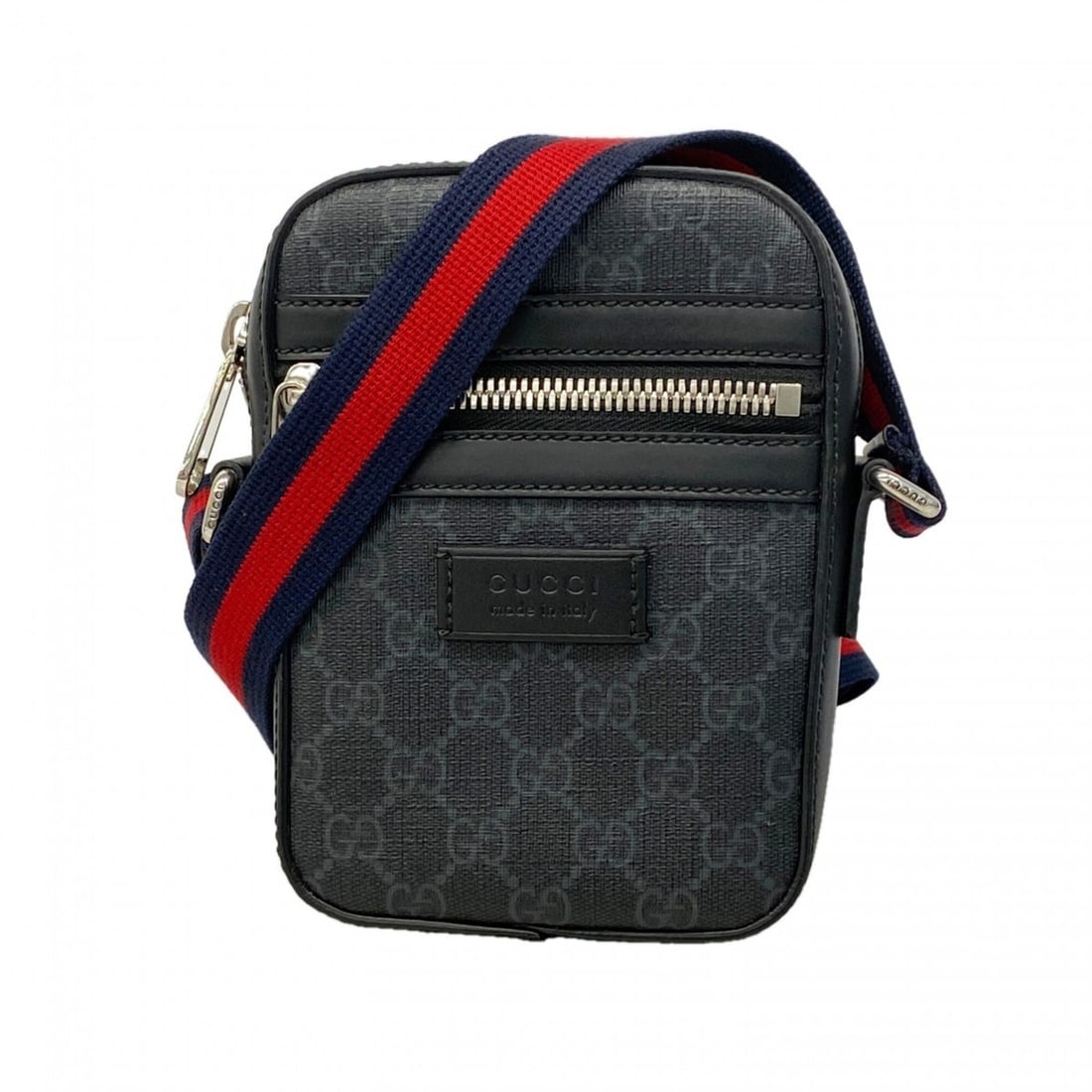 Gucci GG Supreme Shoulder Bag 682357 Black Men's: --- Catalog ---Category: SizeSize (HxWxD): 18cm x 12.5cm x 5cm / 7.08'' x 4.92'' x 1.96''Category: DesignType: Shoulder bagColor: BlackGender: MenMaterial: PVC Hardware Color: SilverCategory: GeneralM