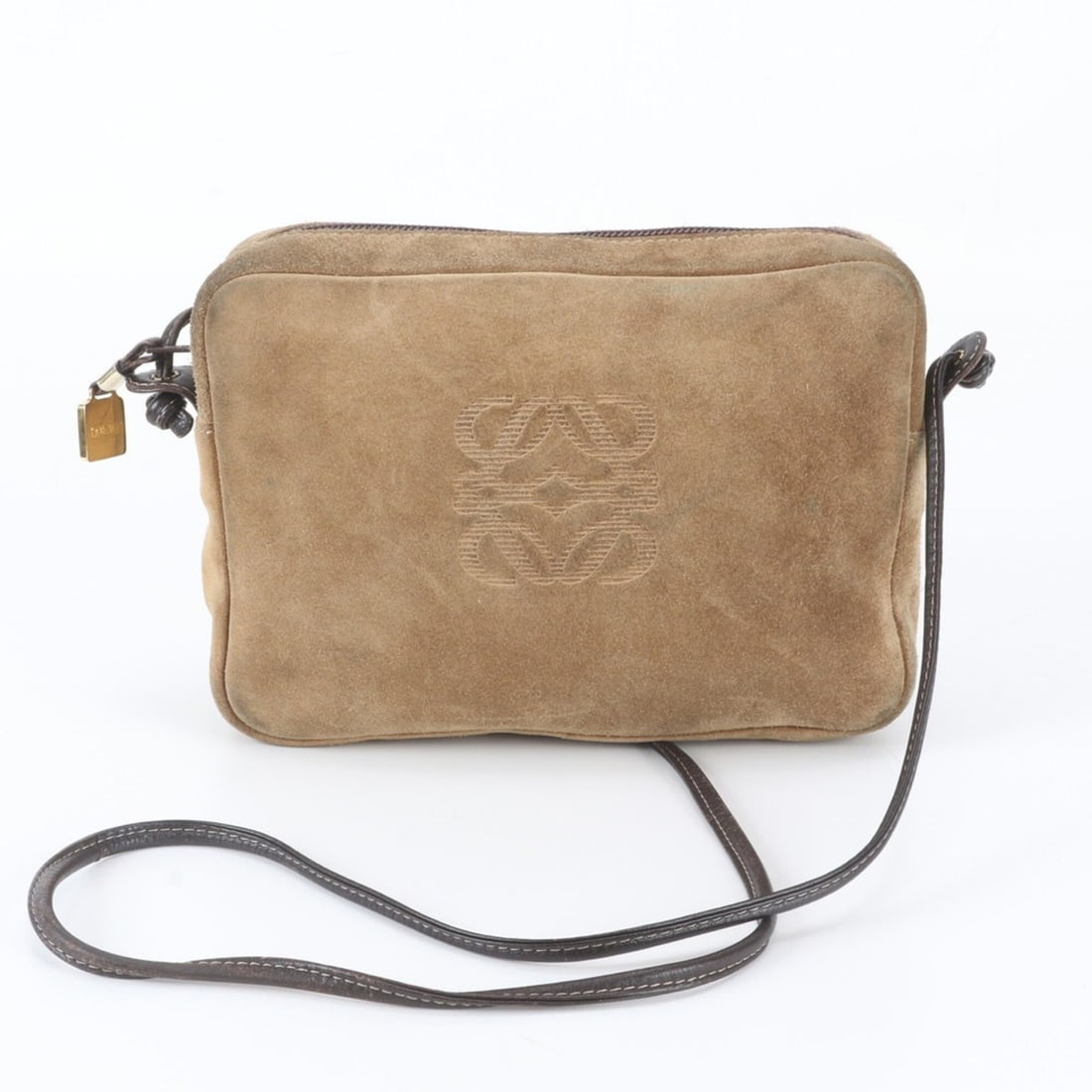 Loewe Anagram Leather Shoulder Bag Crossbody Brown Brand Women's: --- Catalog ---Category: SizeSize (HxWxD): 17cm x 24cm x 5cm / 6.69'' x 9.44'' x 1.96''Category: DesignType: Shoulder bagColor: BrownGender: WomenMaterial: Leather Category: GeneralBrand: LoeweCountry