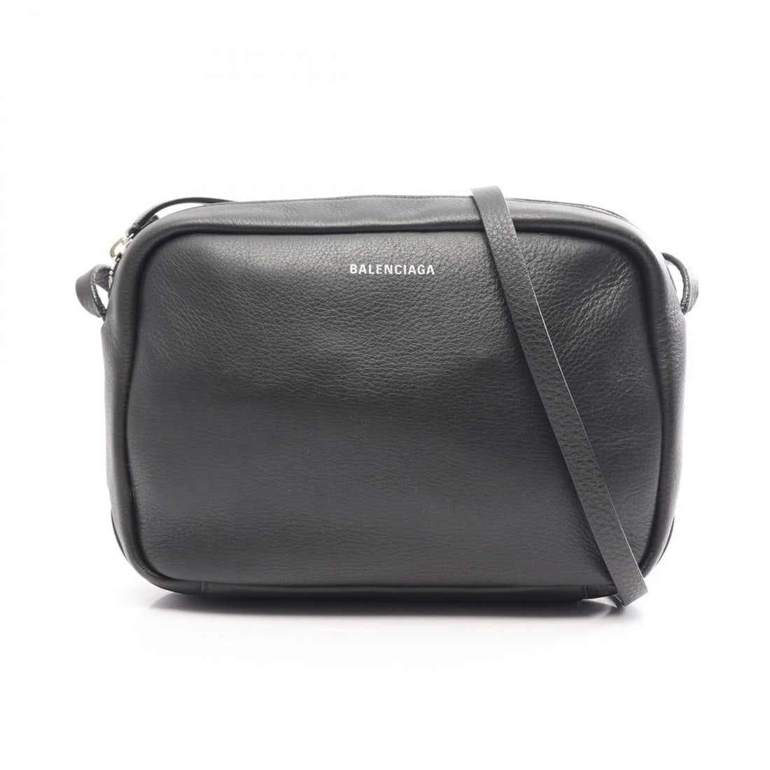 Balenciaga Everyday Camera Bag S Shoulder Handbag Leather Women's Black 489812: --- Catalog ---Category: SizeSize (HxWxD): 16cm x 23cm x 5cm / 6.29'' x 9.05'' x 1.96''Category: DesignType: Handbag, Shoulder bagColor: BlackGender: WomenMaterial: Leather Category: GeneralMPN: 48981