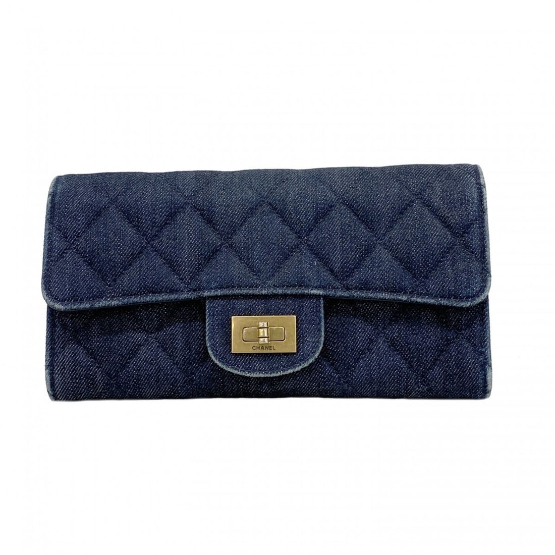 Chanel Long Wallet 2.55 Matelassé Denim Navy Women's: --- Catalog ---Category: SizeSize (HxWxD): 10.5cm x 19.5cm x 3.5cm / 4.13'' x 7.67'' x 1.37''Category: DesignType: Long wallet (bi-fold)Color: NavyGender: WomenMaterial: Denim Category: GeneralBrand: 