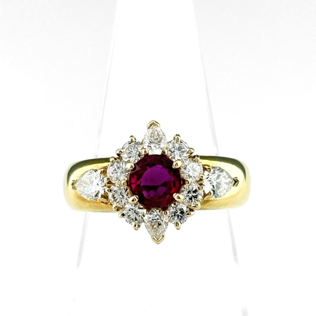 Van Cleef & Arpels Ruby Ring, Yellow Gold (YG), 750, with Small Diamonds, for Women.: --- Catalog ---Category: SizeJP Size: 9.5US Size: 5Category: DesignType: Band ringStone: Diamond, RubyGender: WomenMaterial: Yellow gold (18K)Category: GeneralBrand: Van Cleef & Arpels--- Item List --