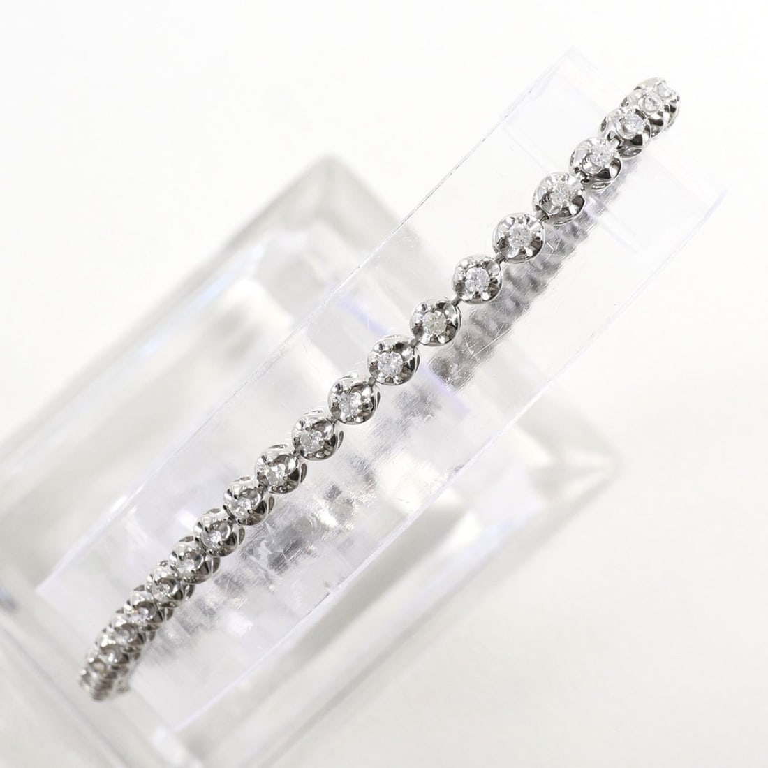 K14 14K WG White Gold Bracelet with 1.00ct Diamond, Card Included, Total Weight 5.7g, 19.5cm,: --- Catalog ---Category: SizeLength: 19.5cm / 7.67''Weight: 5.7g / 0.2oz.Category: DesignType: Charm braceletColor: White goldMetal: White GoldStone: DiamondGender: WomenMaterial: White gold (14K)Meta