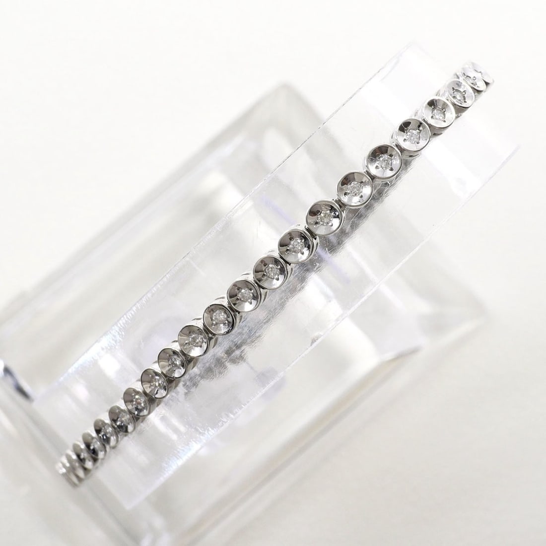 K14 14K WG White Gold Bracelet with 0.55ct Diamond, Card Included, Total Weight 9.3g, 17.5cm,: --- Catalog ---Category: SizeLength: 17.5cm / 6.88''Weight: 9.3g / 0.32oz.Category: DesignType: Charm braceletColor: White goldMetal: White GoldStone: DiamondGender: WomenMaterial: White gold (14K)Met